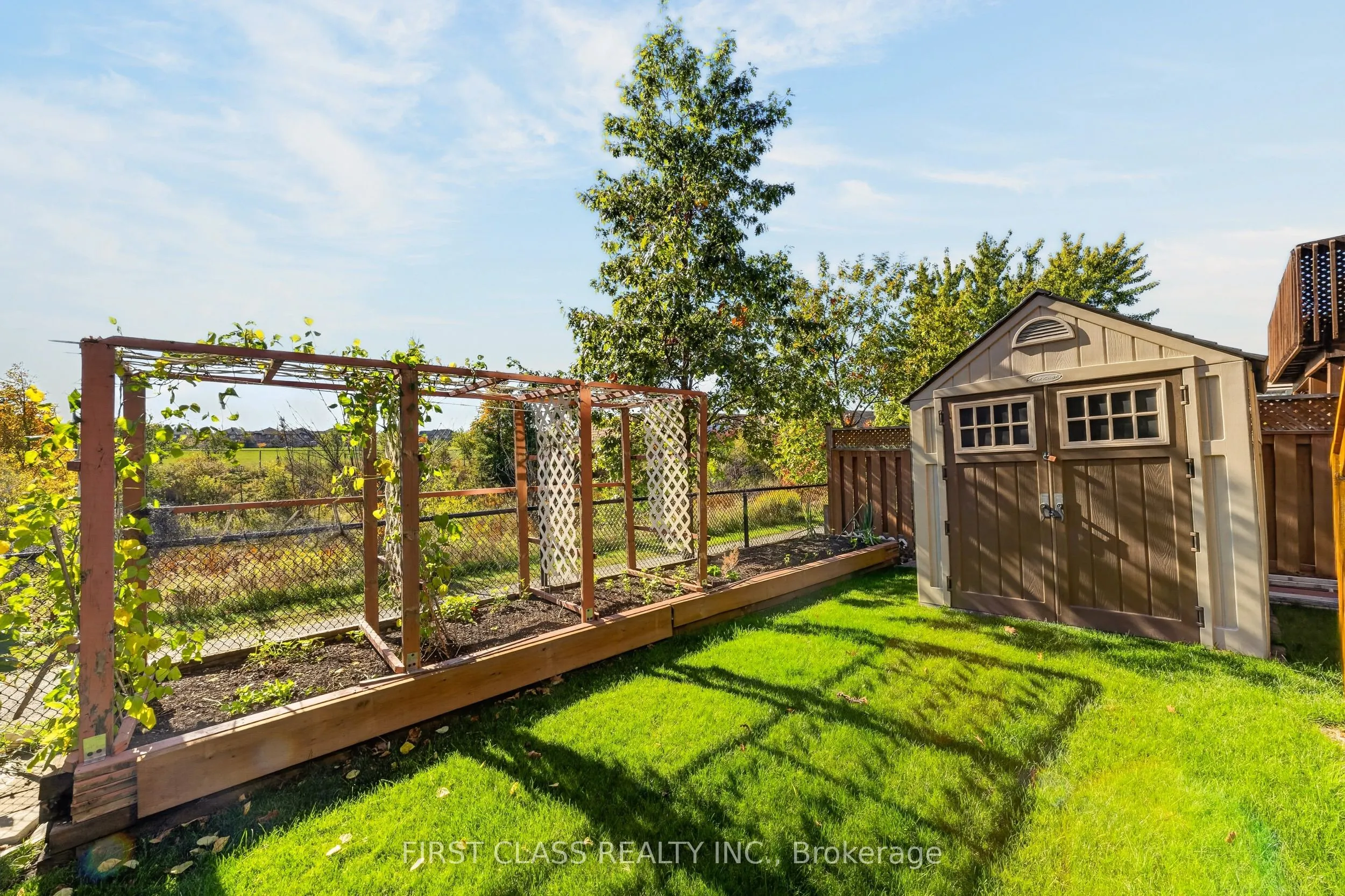 38 Pacific Wind Crescent