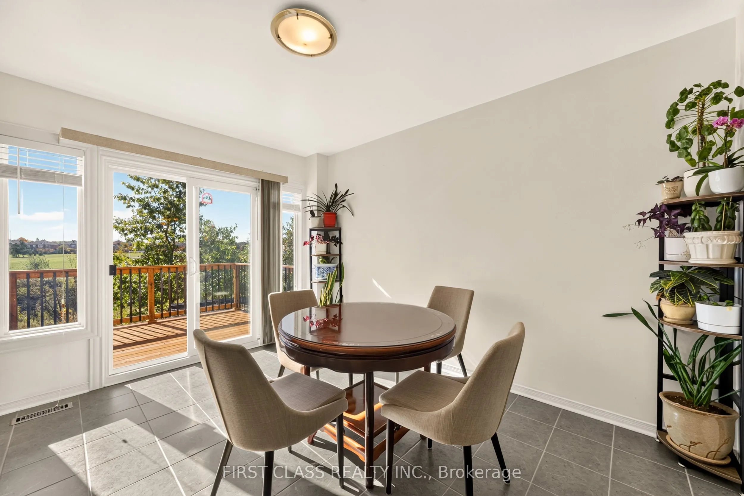 38 Pacific Wind Crescent