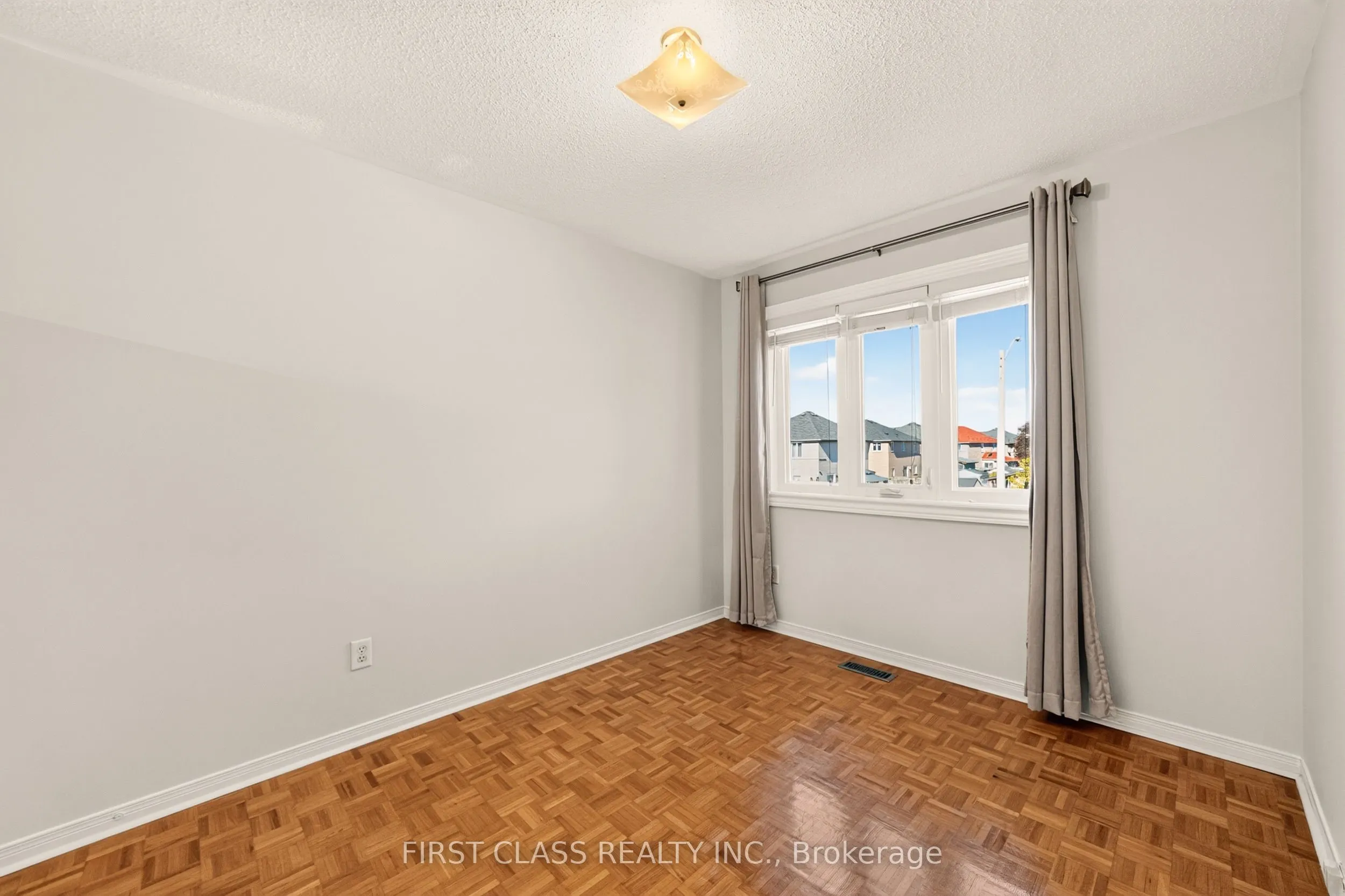 38 Pacific Wind Crescent