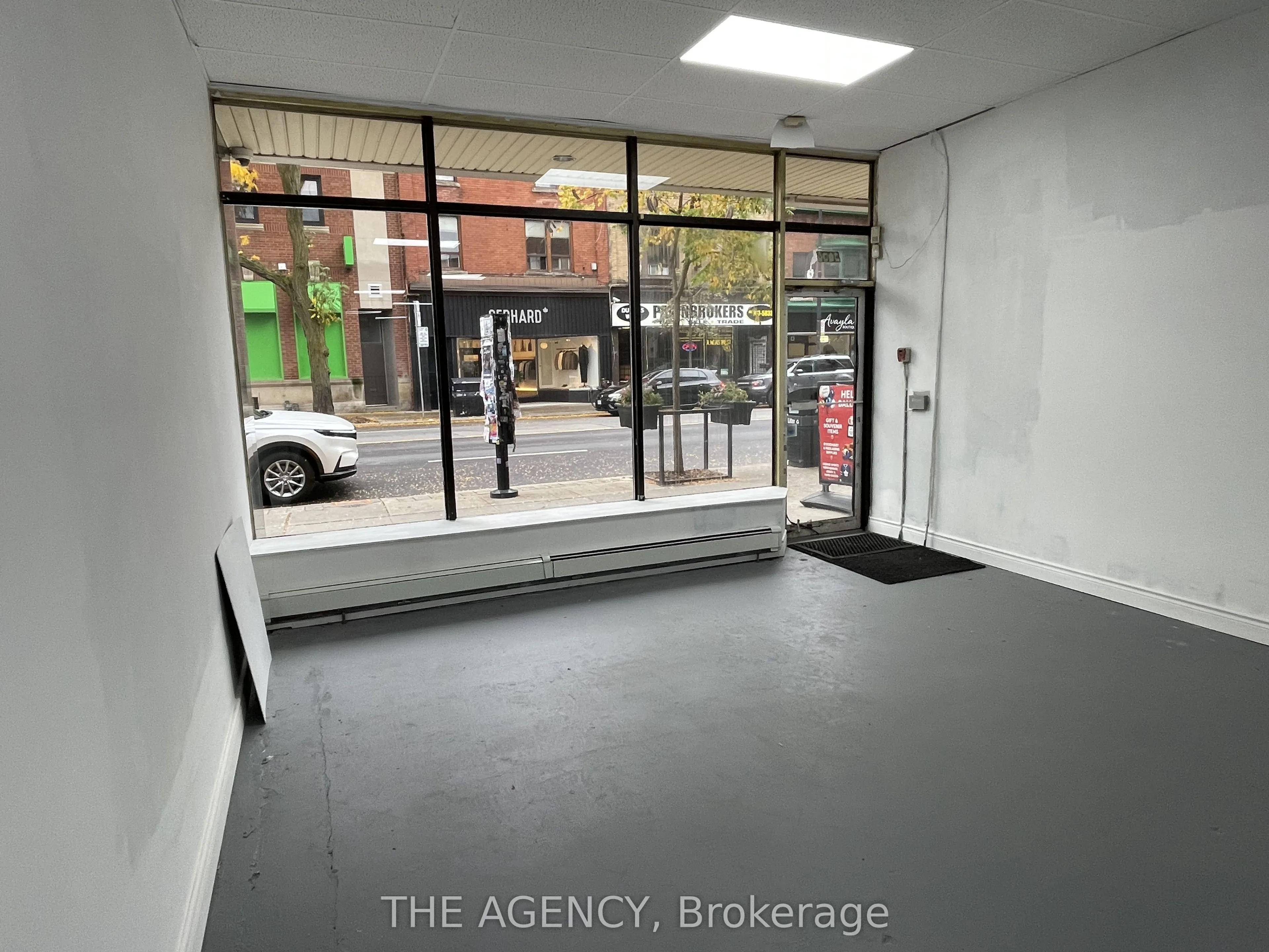 2936 Dundas Street W