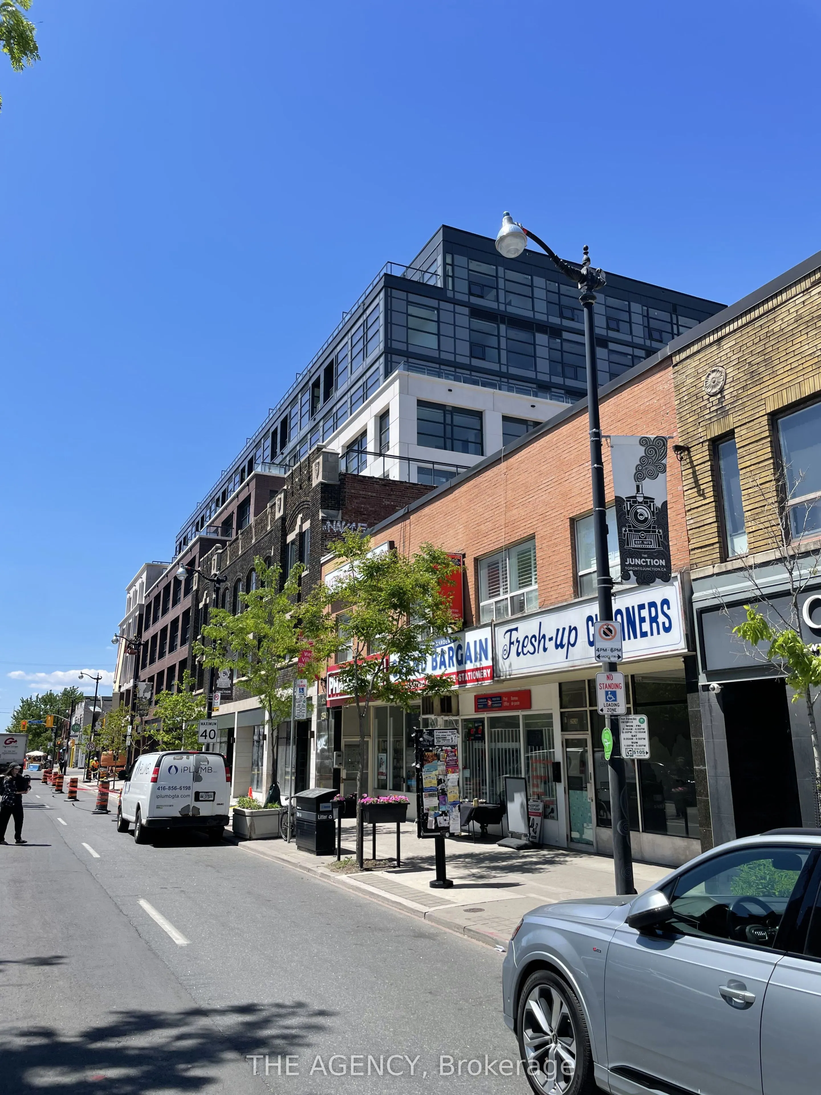2936 Dundas Street W