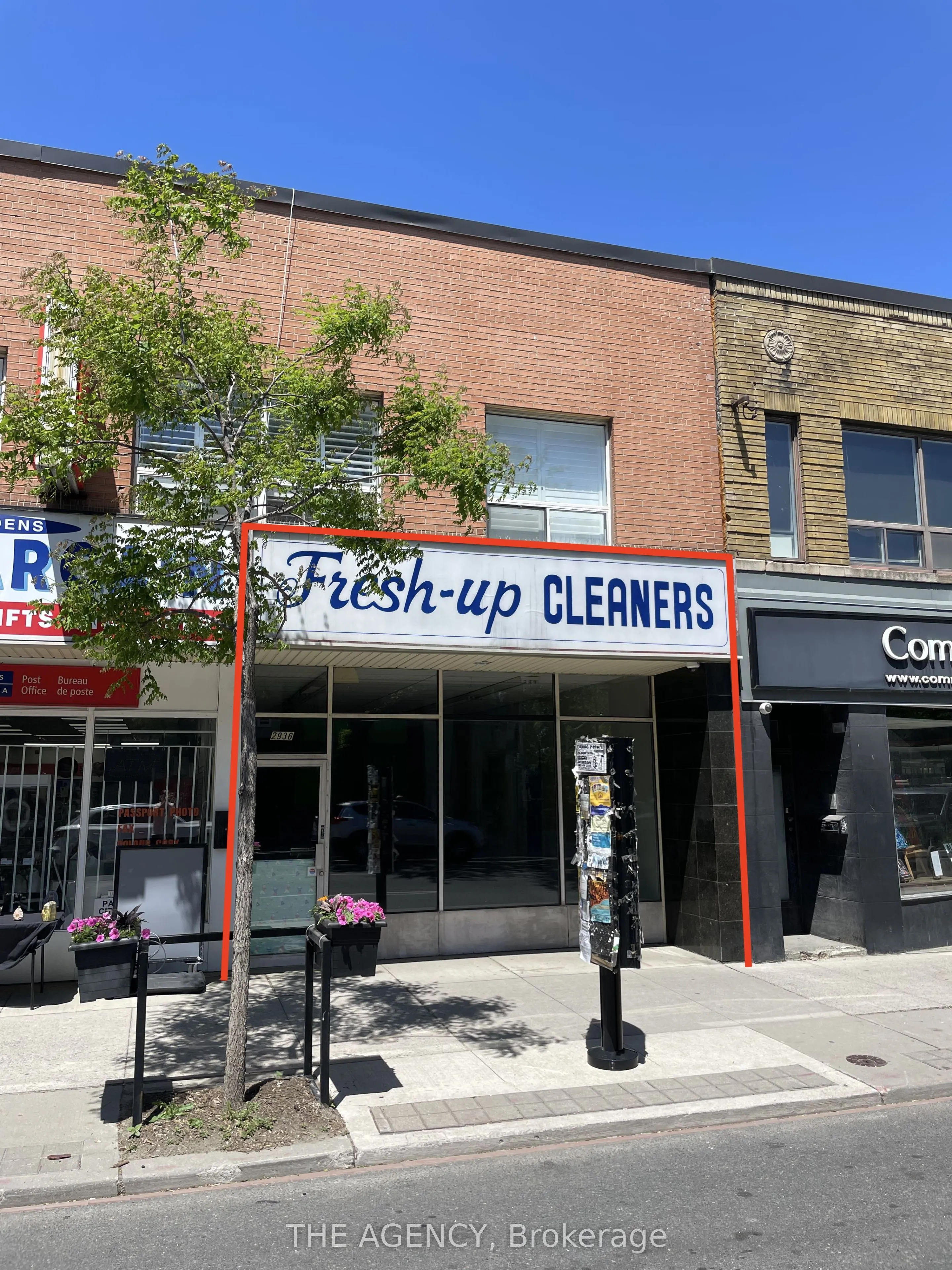 2936 Dundas Street W