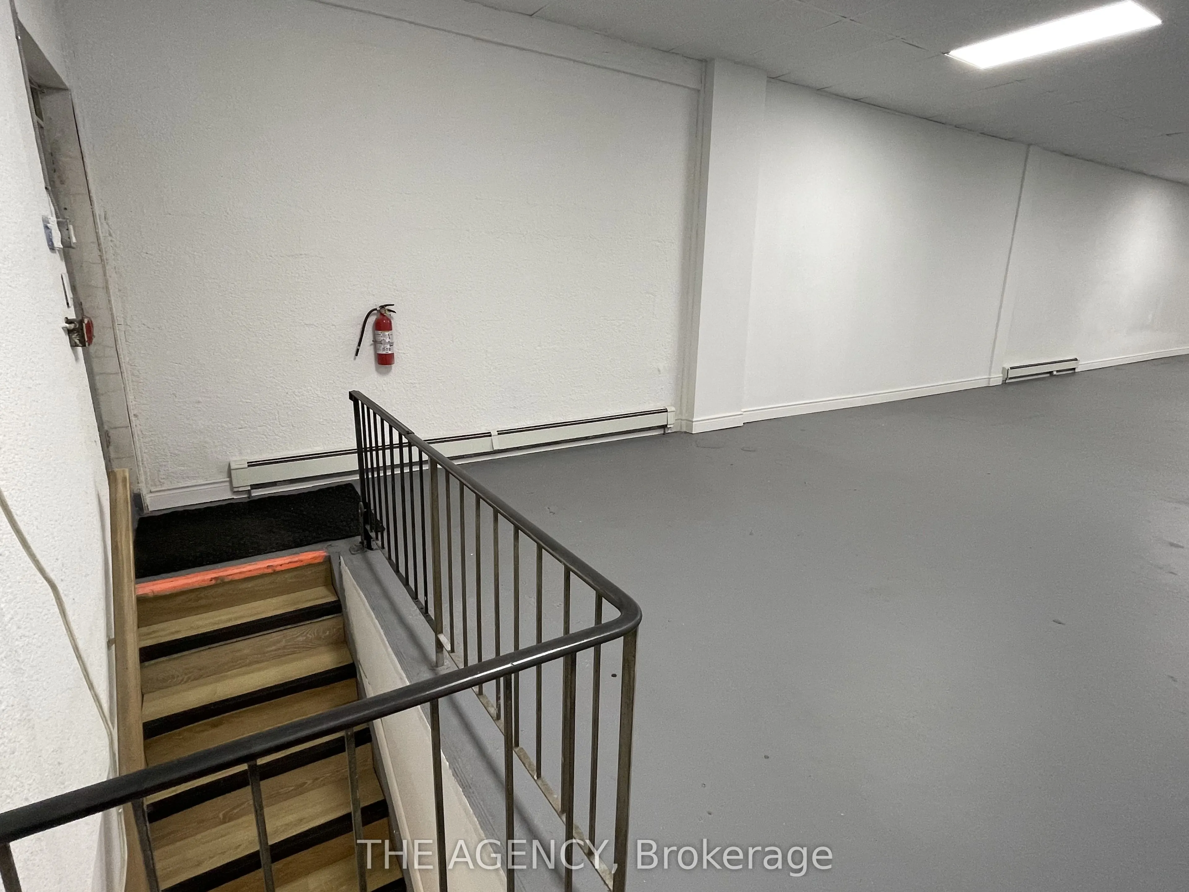 2936 Dundas Street W