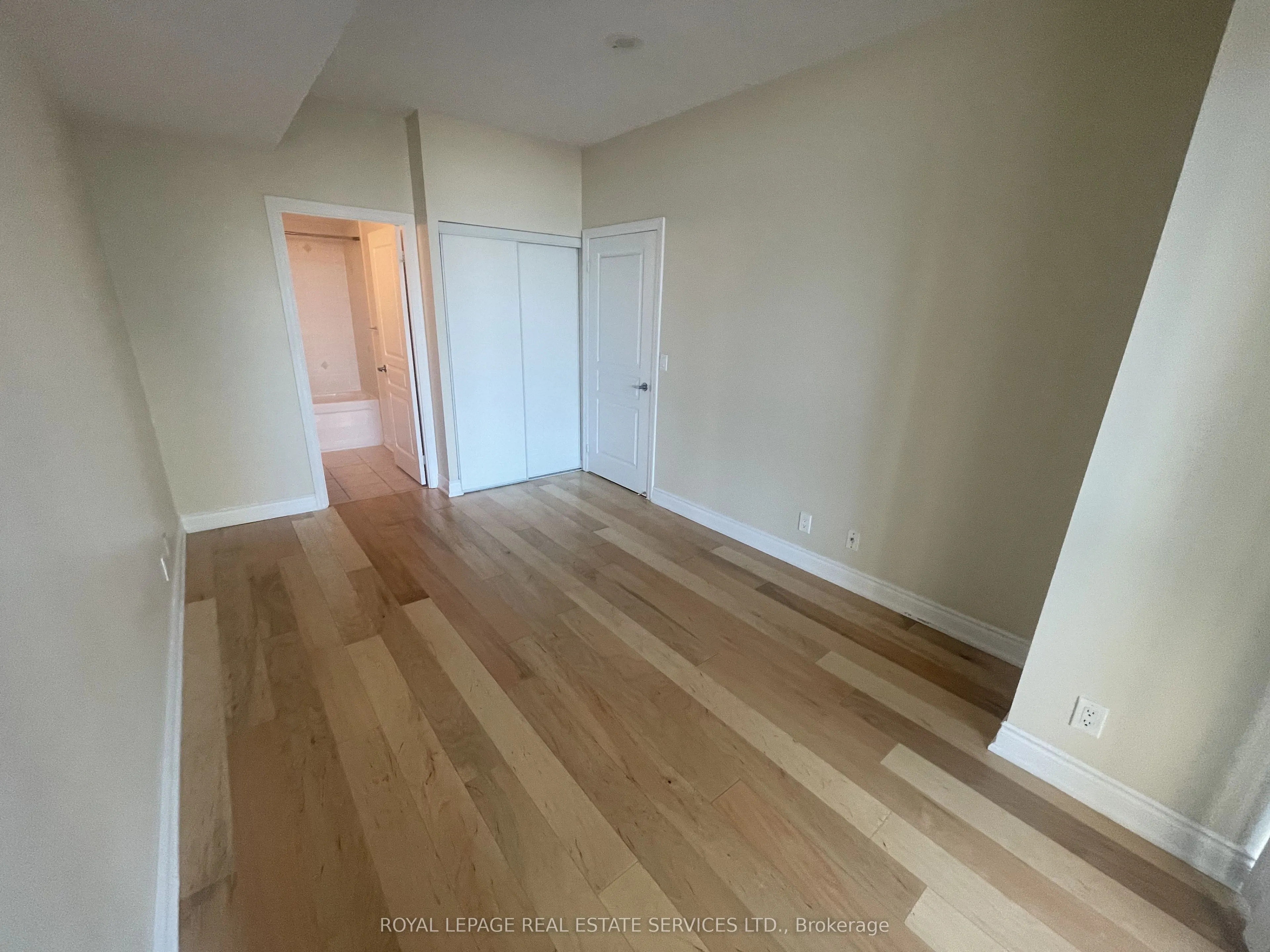 3939 Duke Of York Boulevard #2006