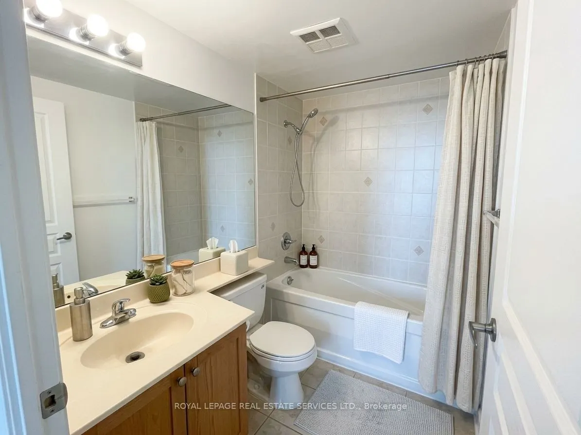 3939 Duke Of York Boulevard #2006