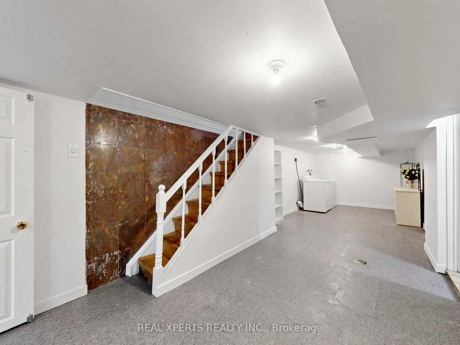 52 Laughton Avenue