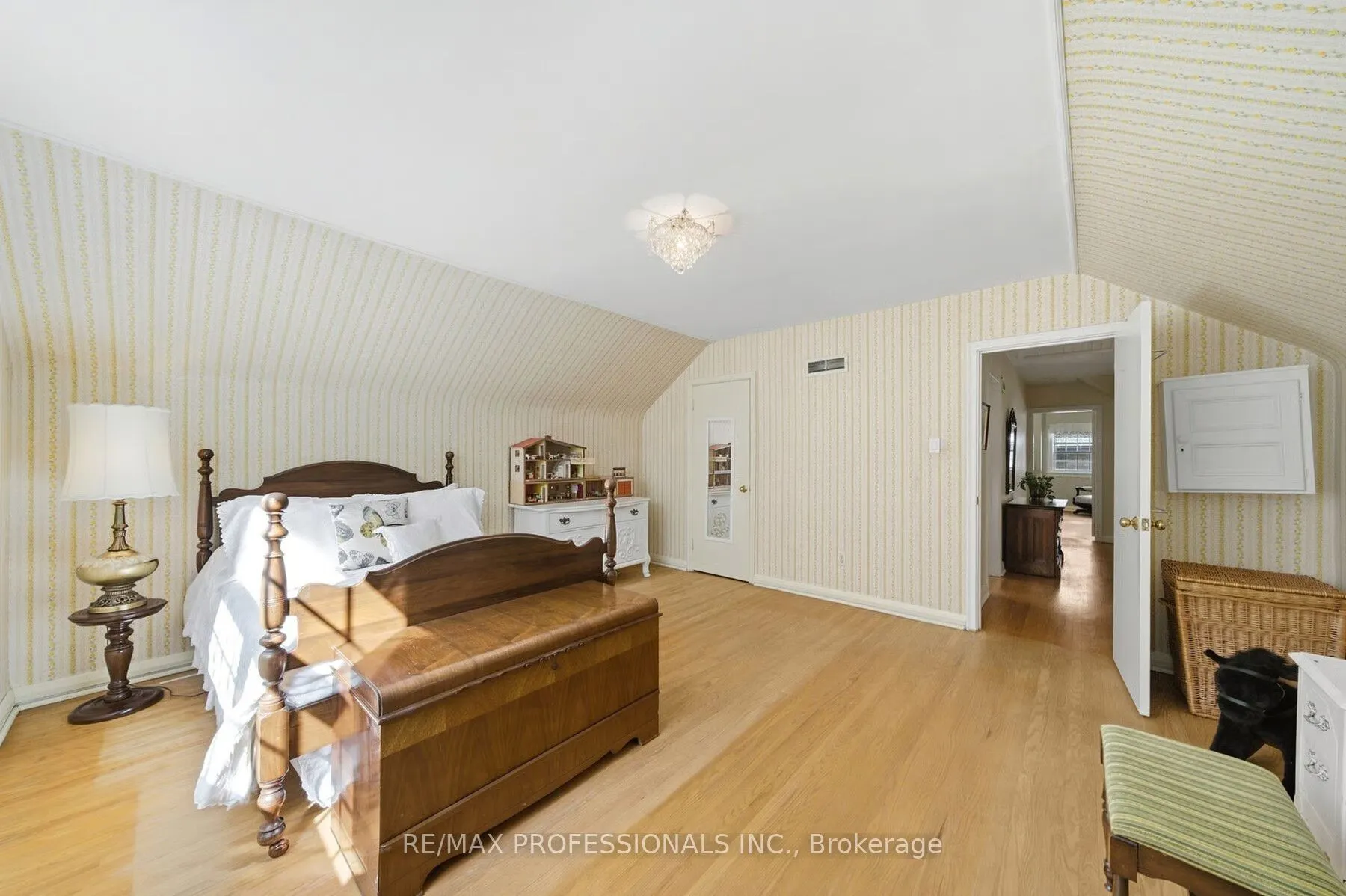 15 Hartfield Court