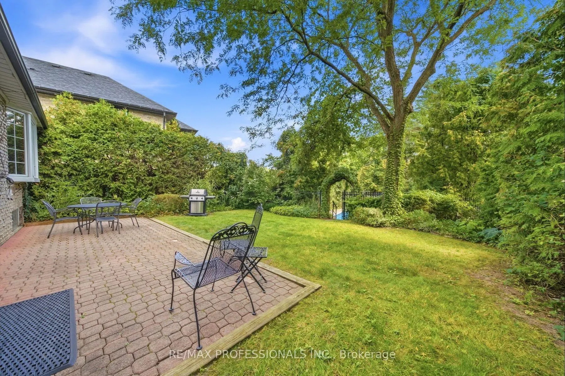 15 Hartfield Court