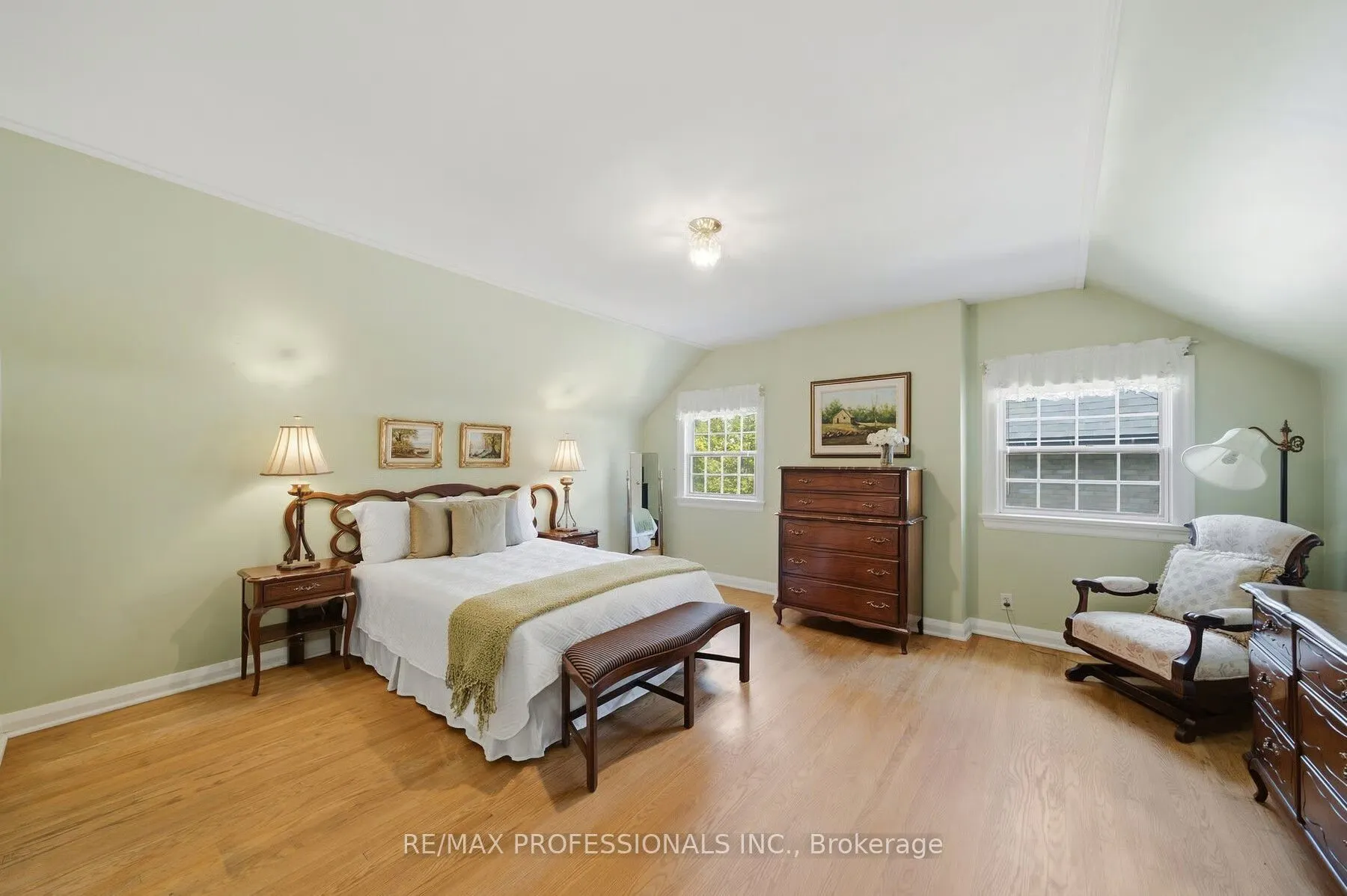 15 Hartfield Court