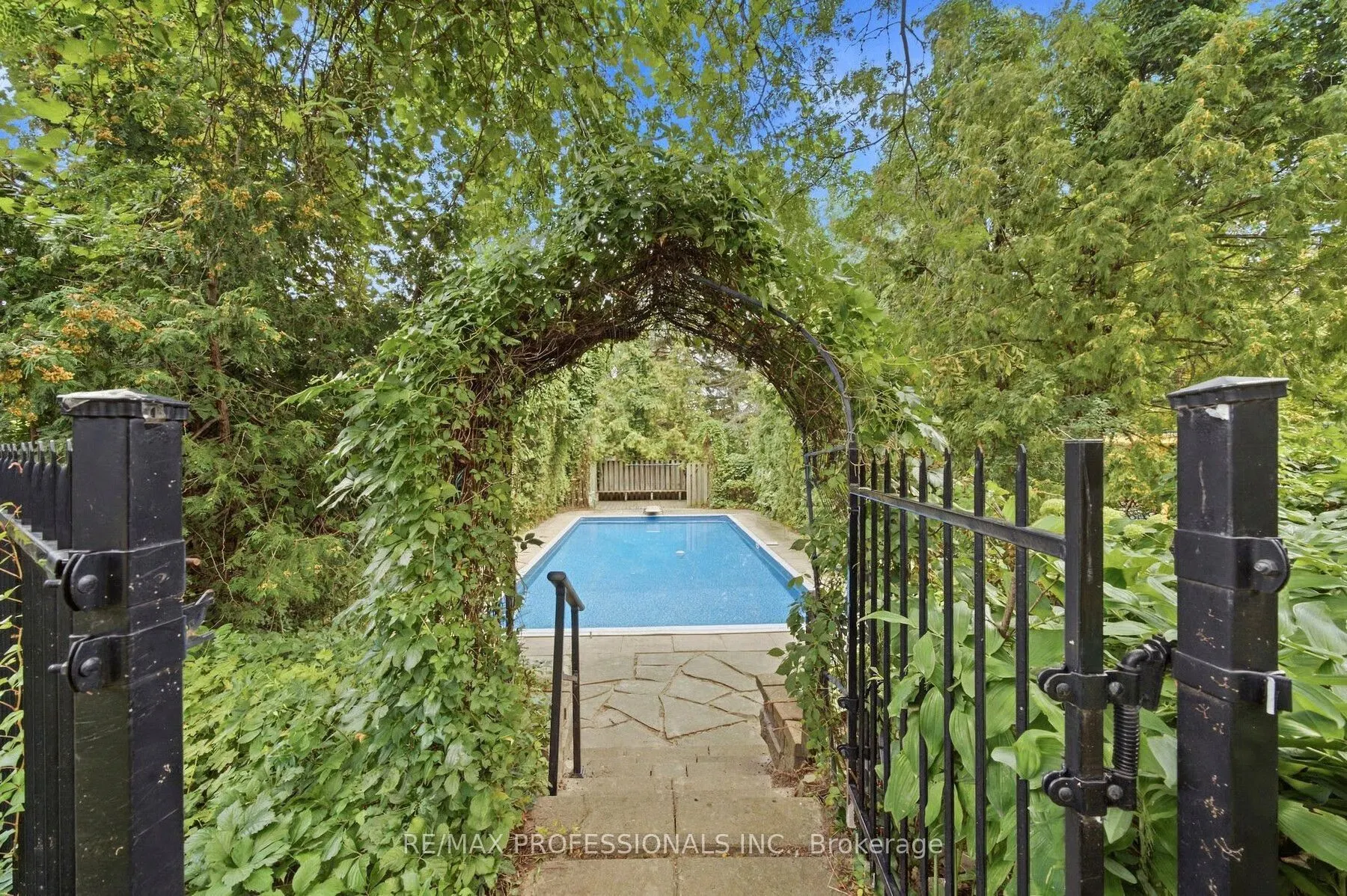 15 Hartfield Court