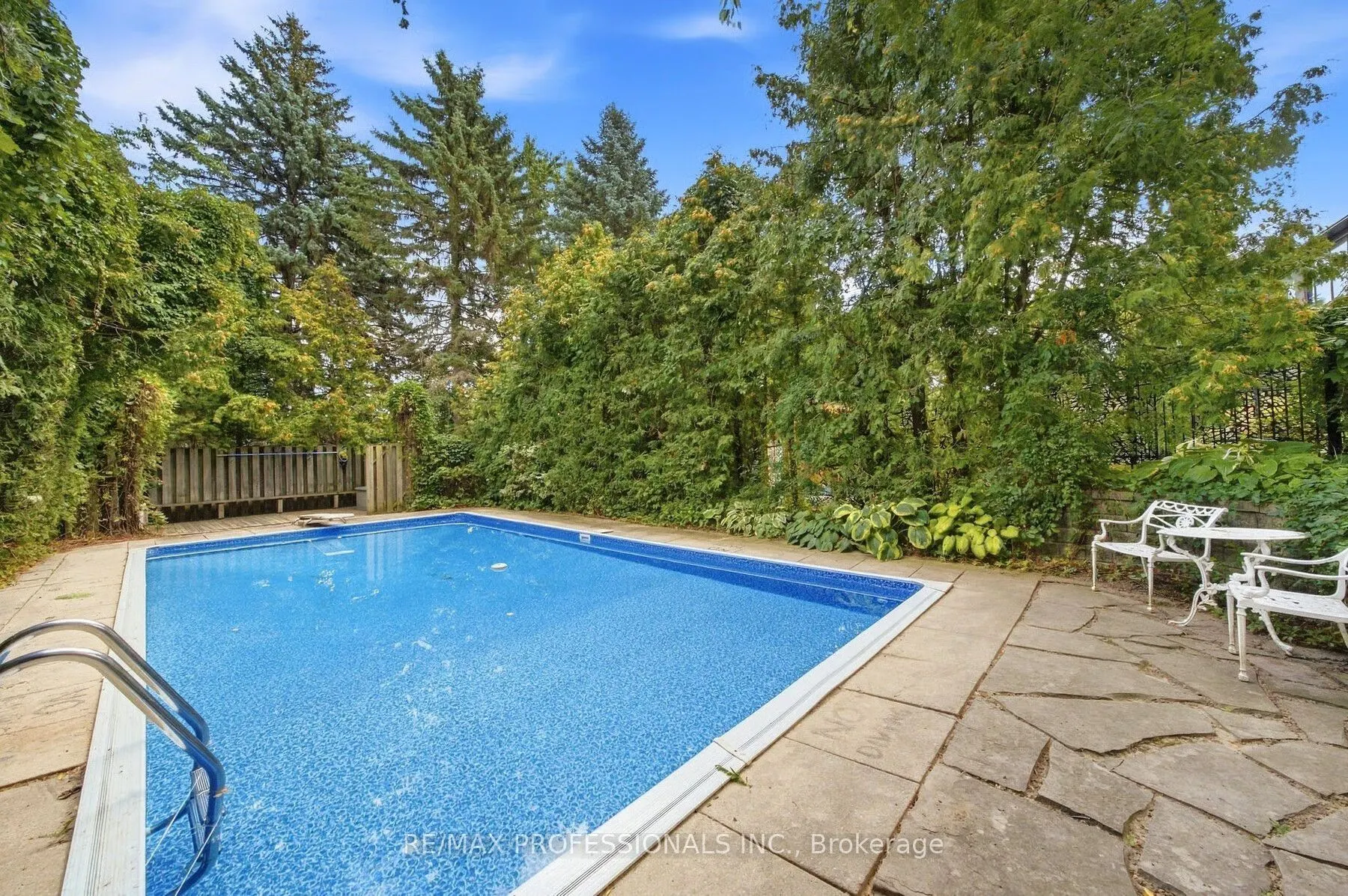 15 Hartfield Court