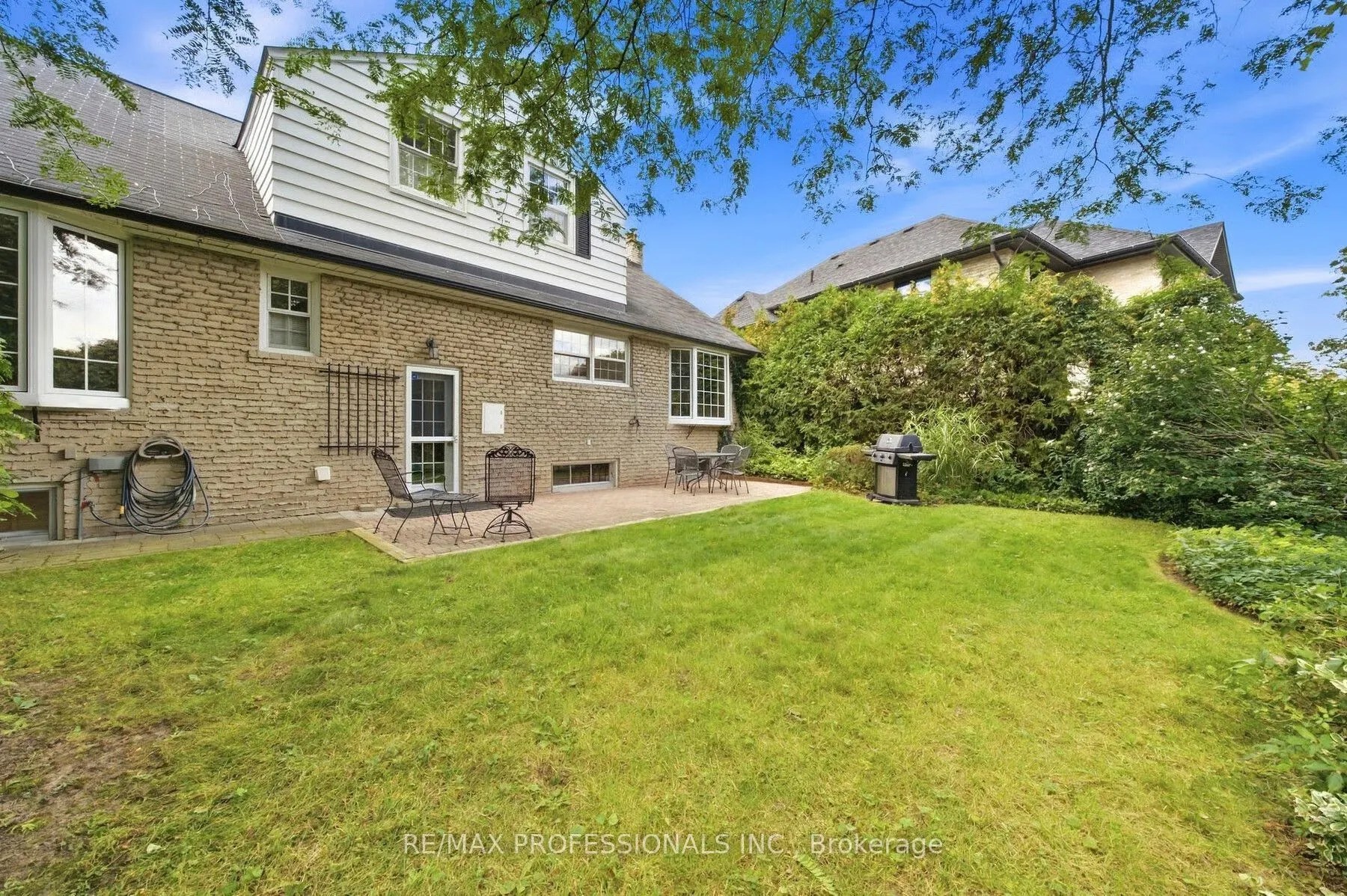 15 Hartfield Court