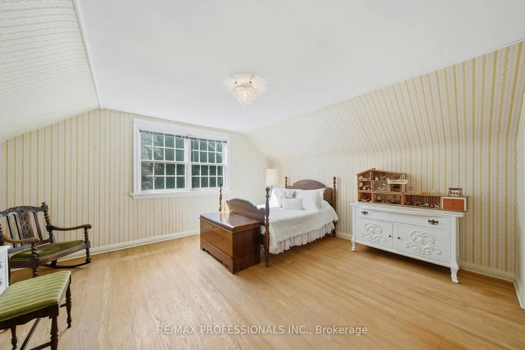 15 Hartfield Court