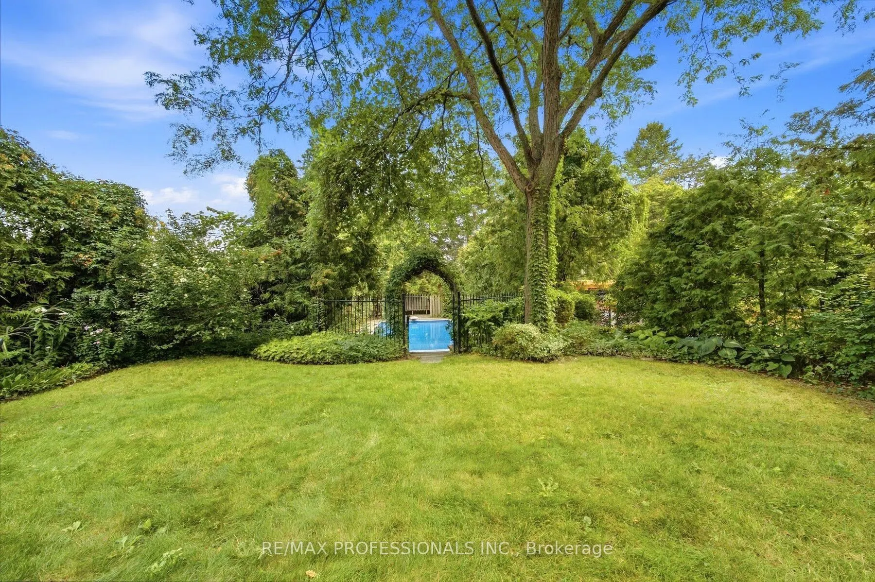 15 Hartfield Court