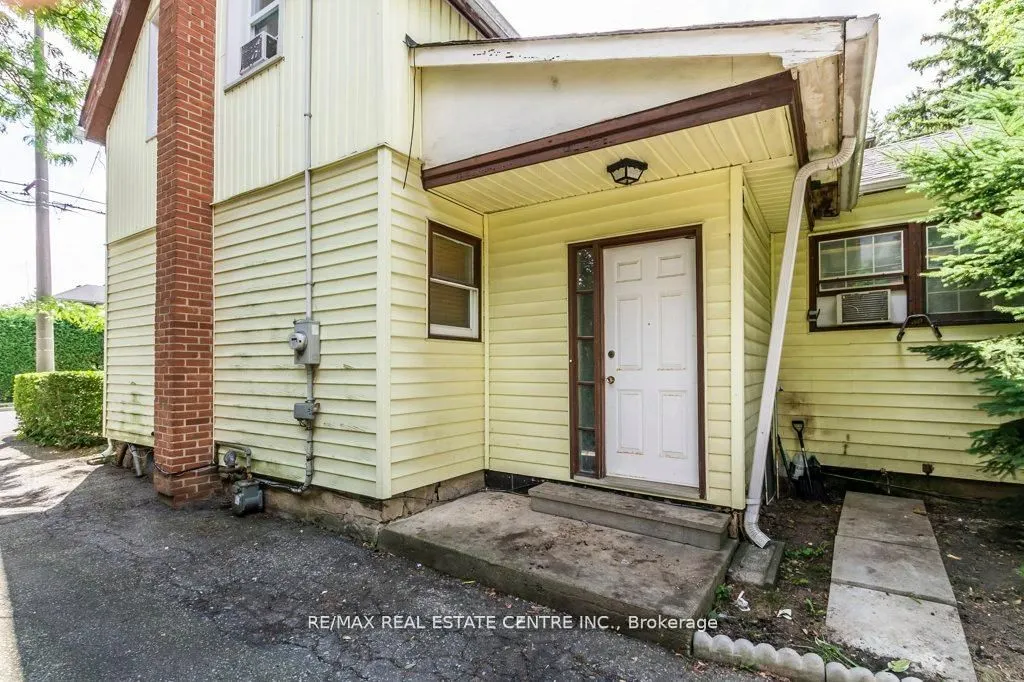 215-217 Queen Street