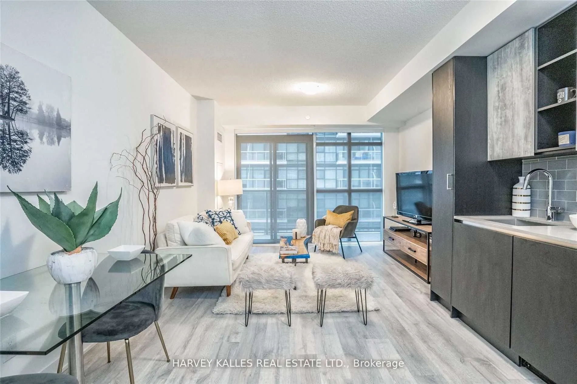 251 Manitoba Street #909