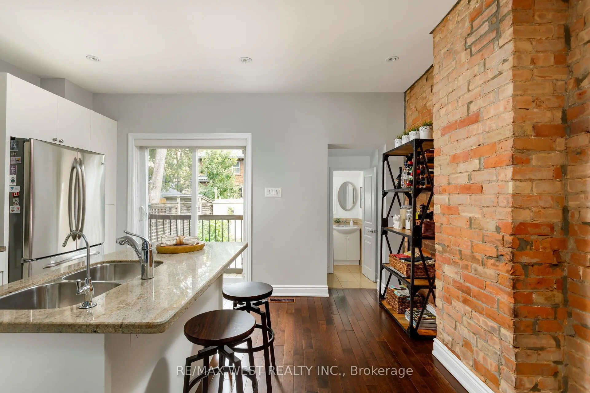 17A Cowan Avenue