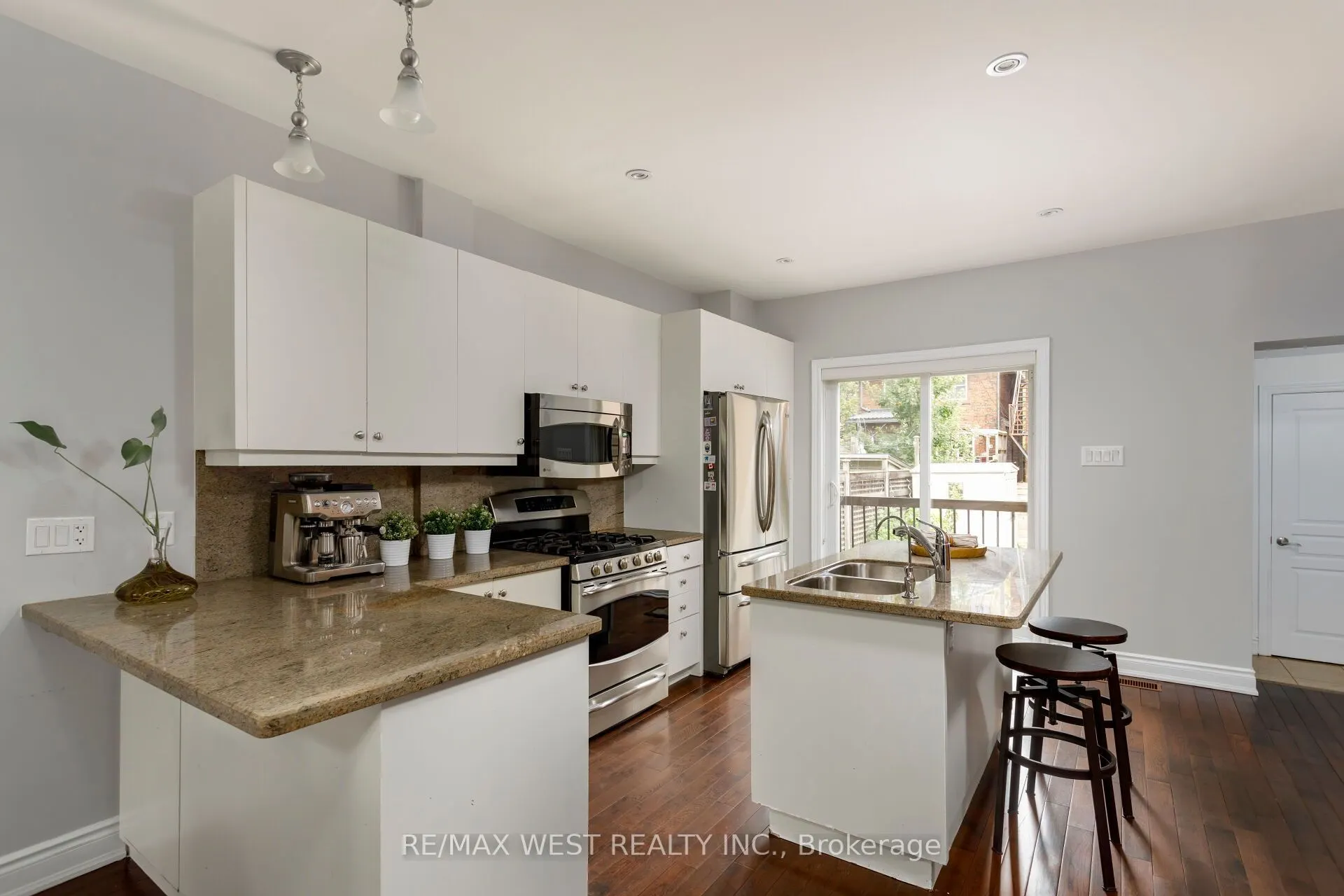 17A Cowan Avenue