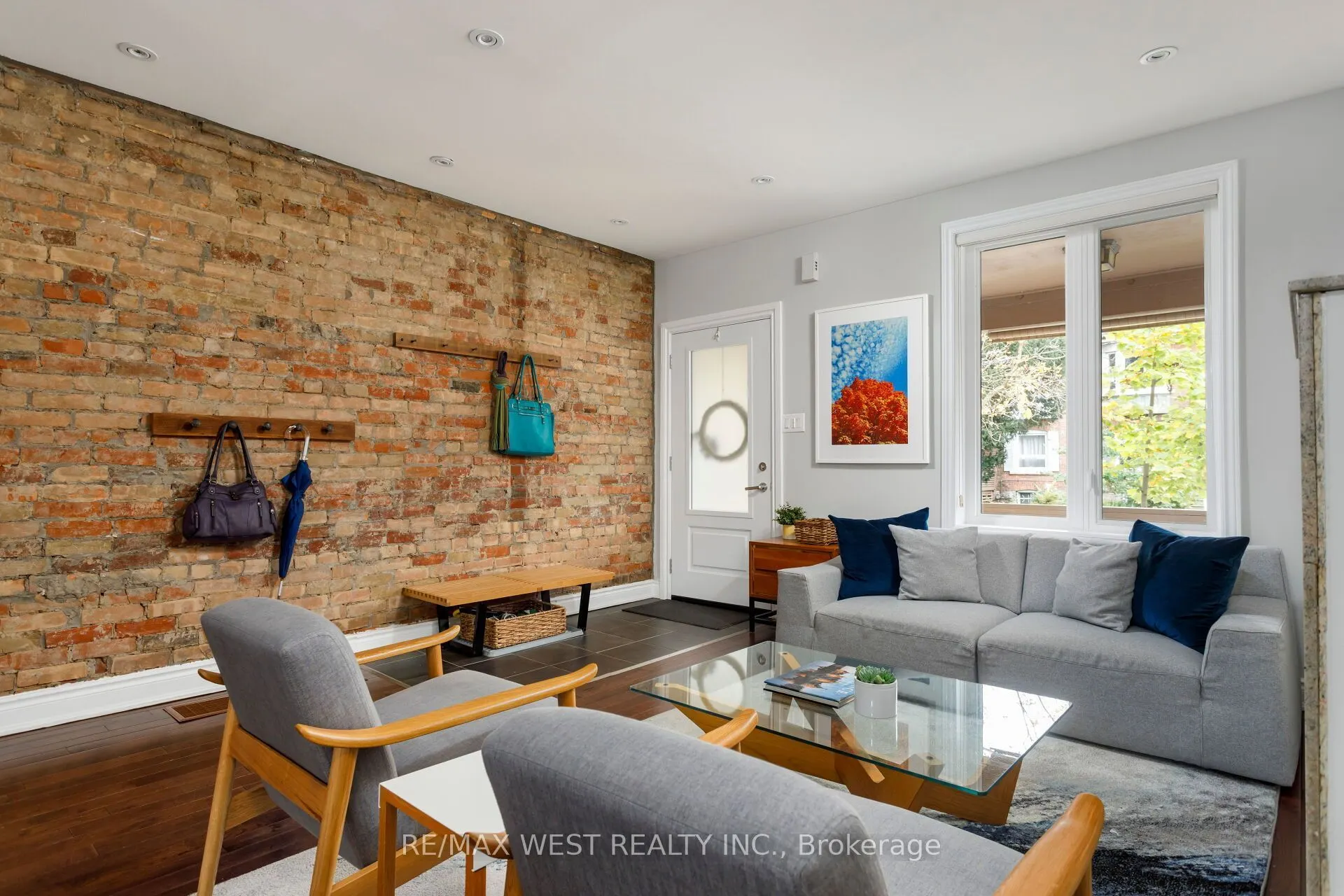 17A Cowan Avenue