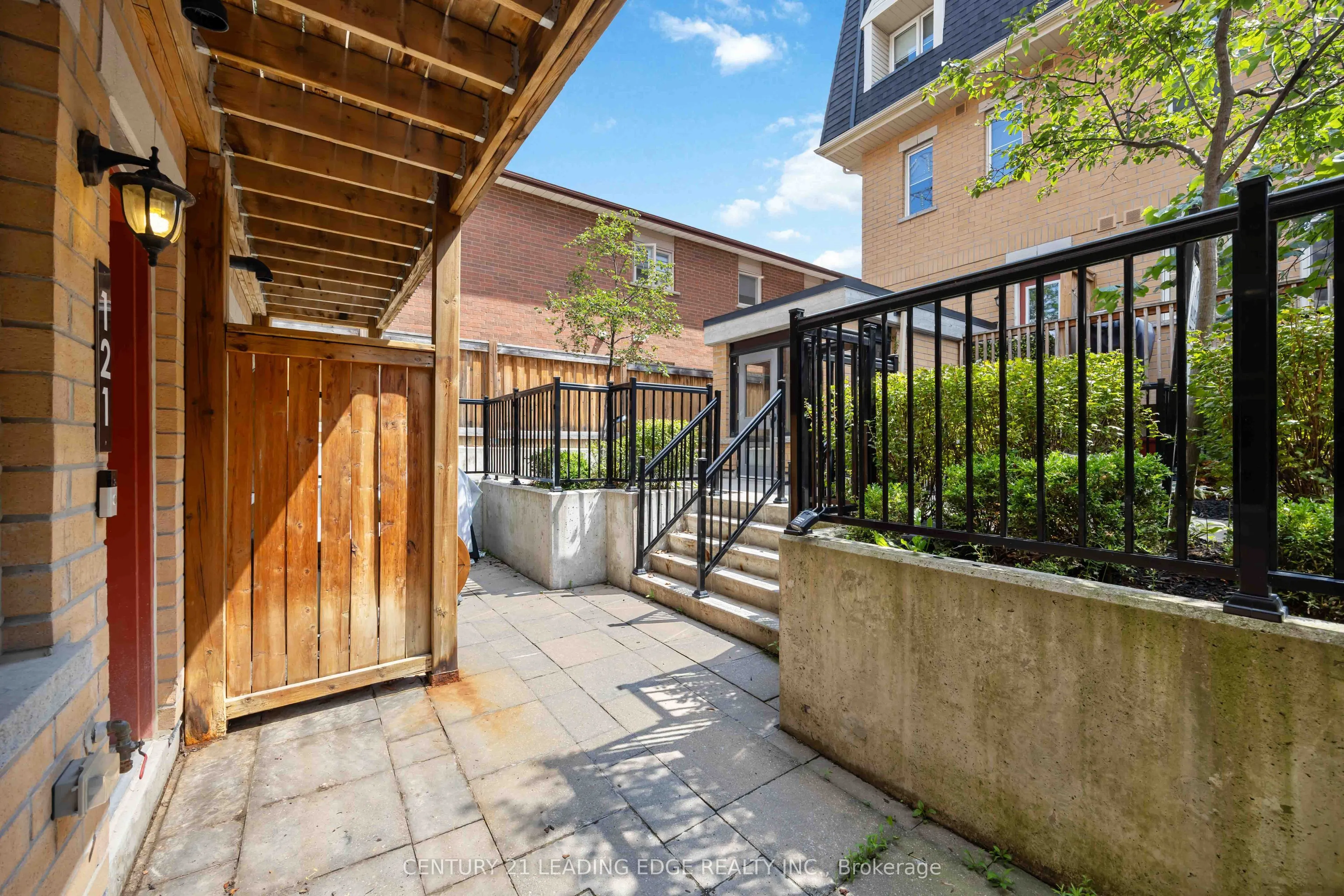 380 Hopewell Avenue #121