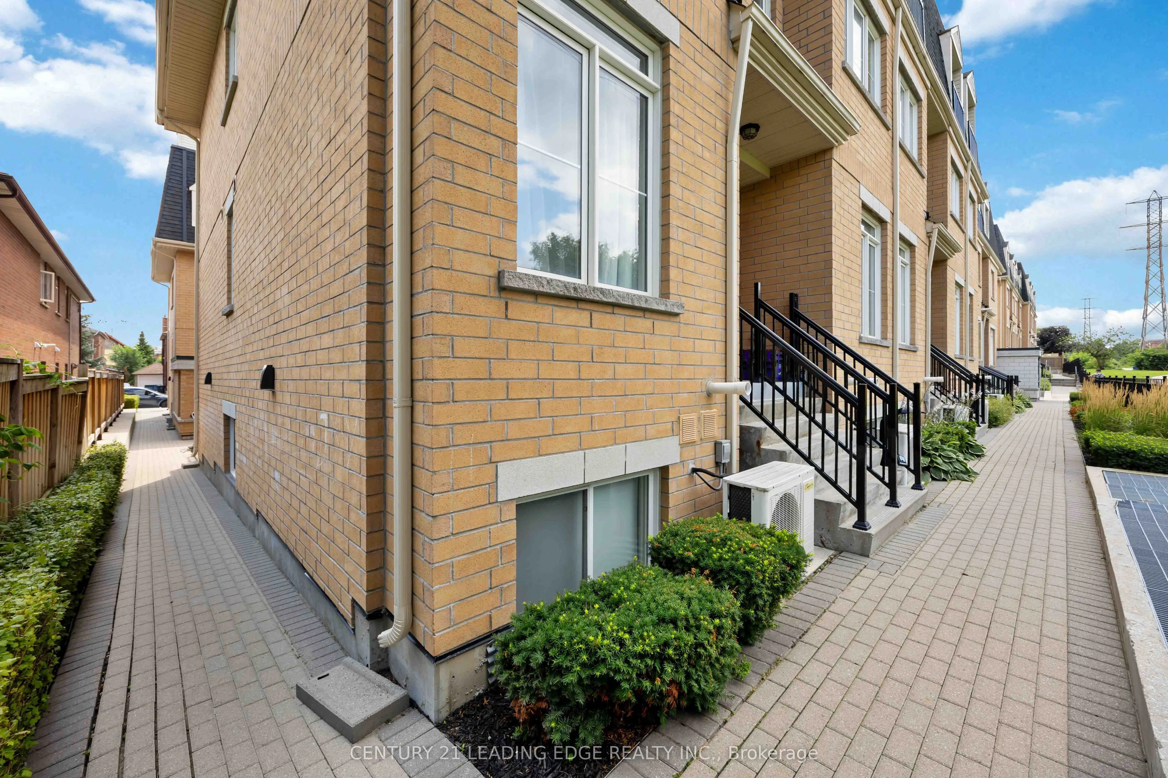 380 Hopewell Avenue #121