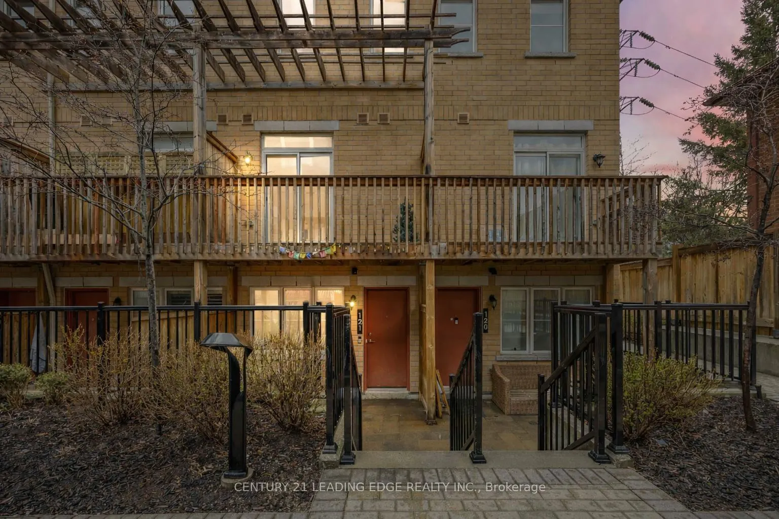 380 Hopewell Avenue #121