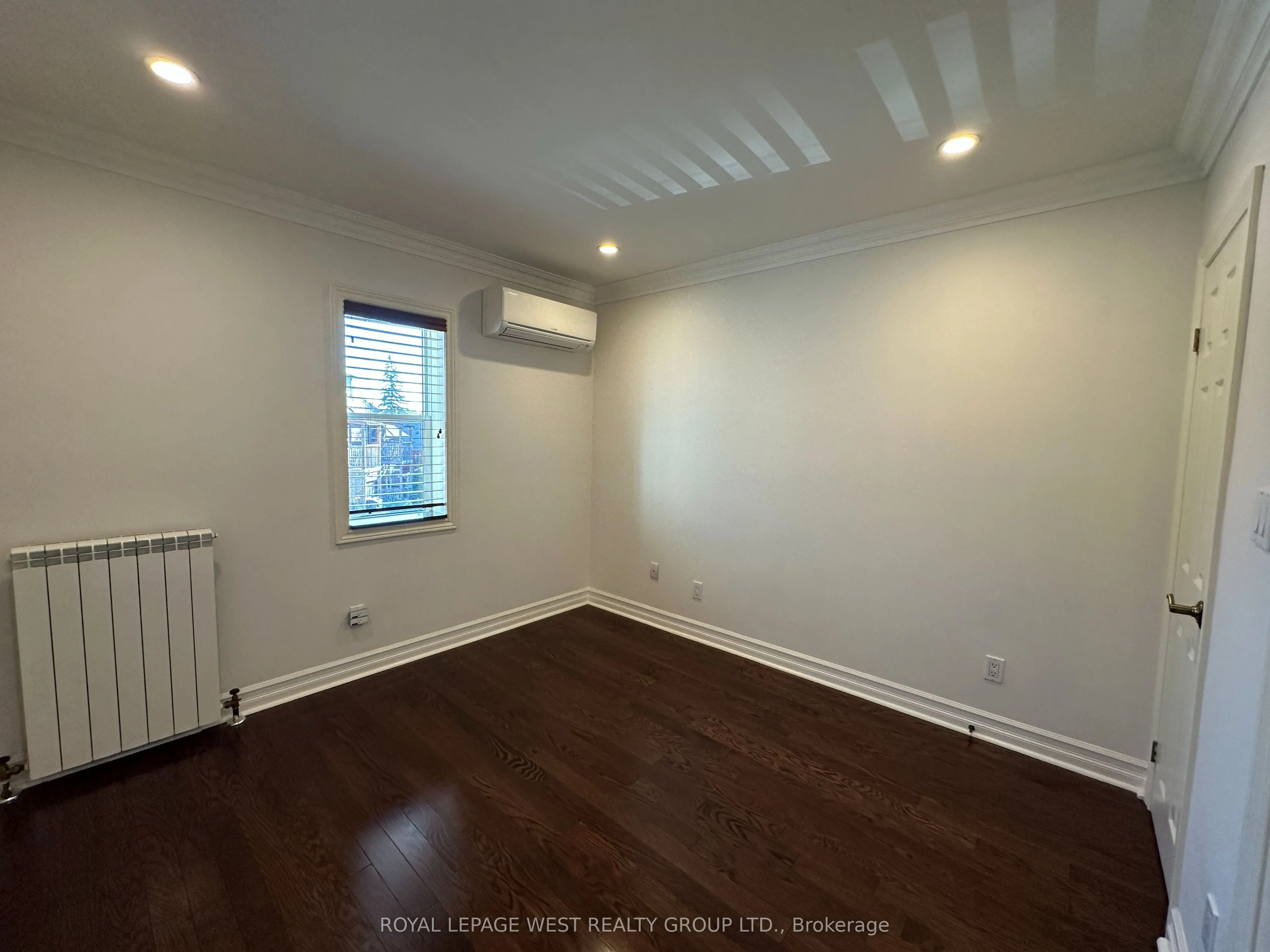 27 Mossom Road W #1