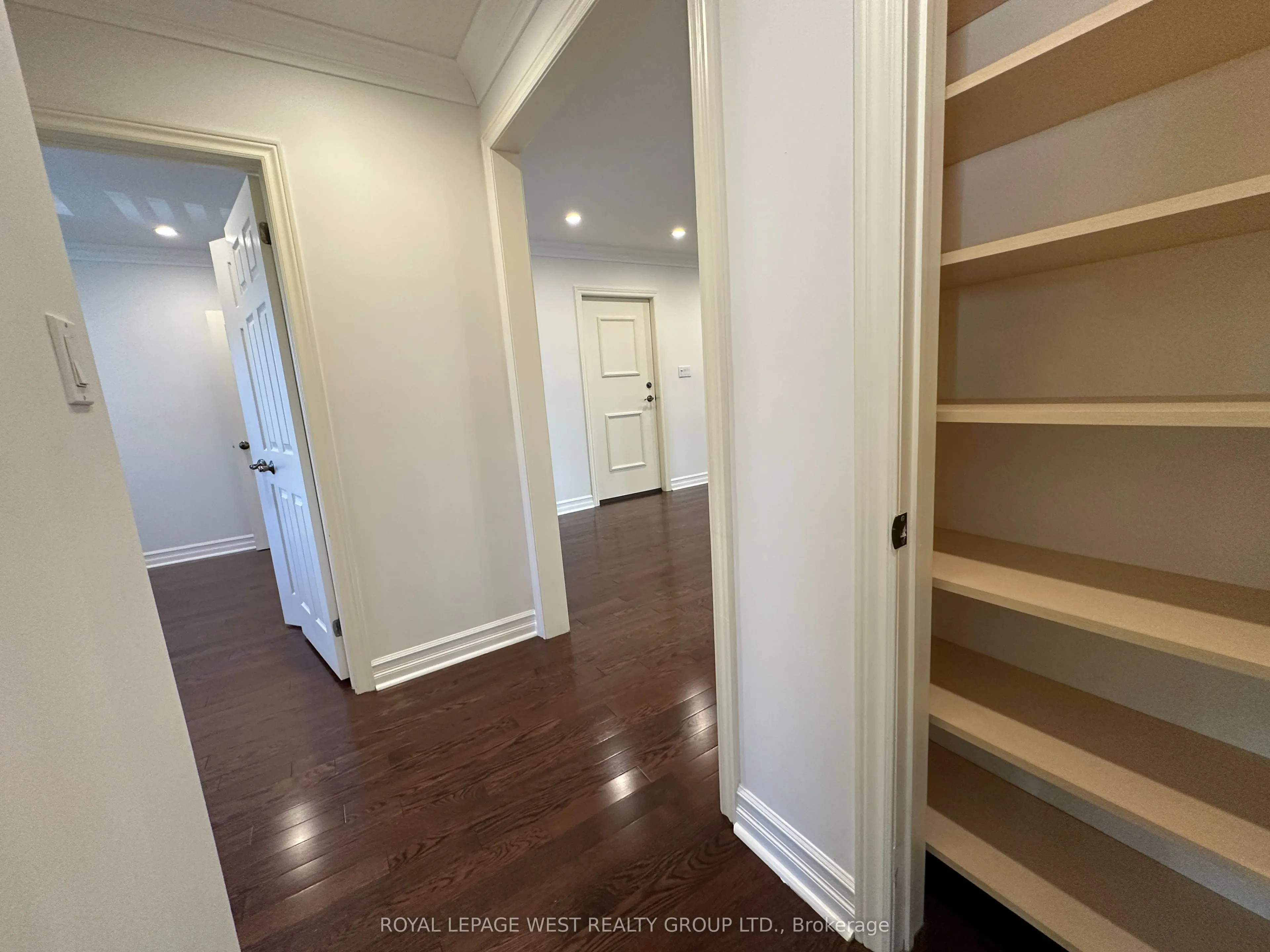 27 Mossom Road W #1