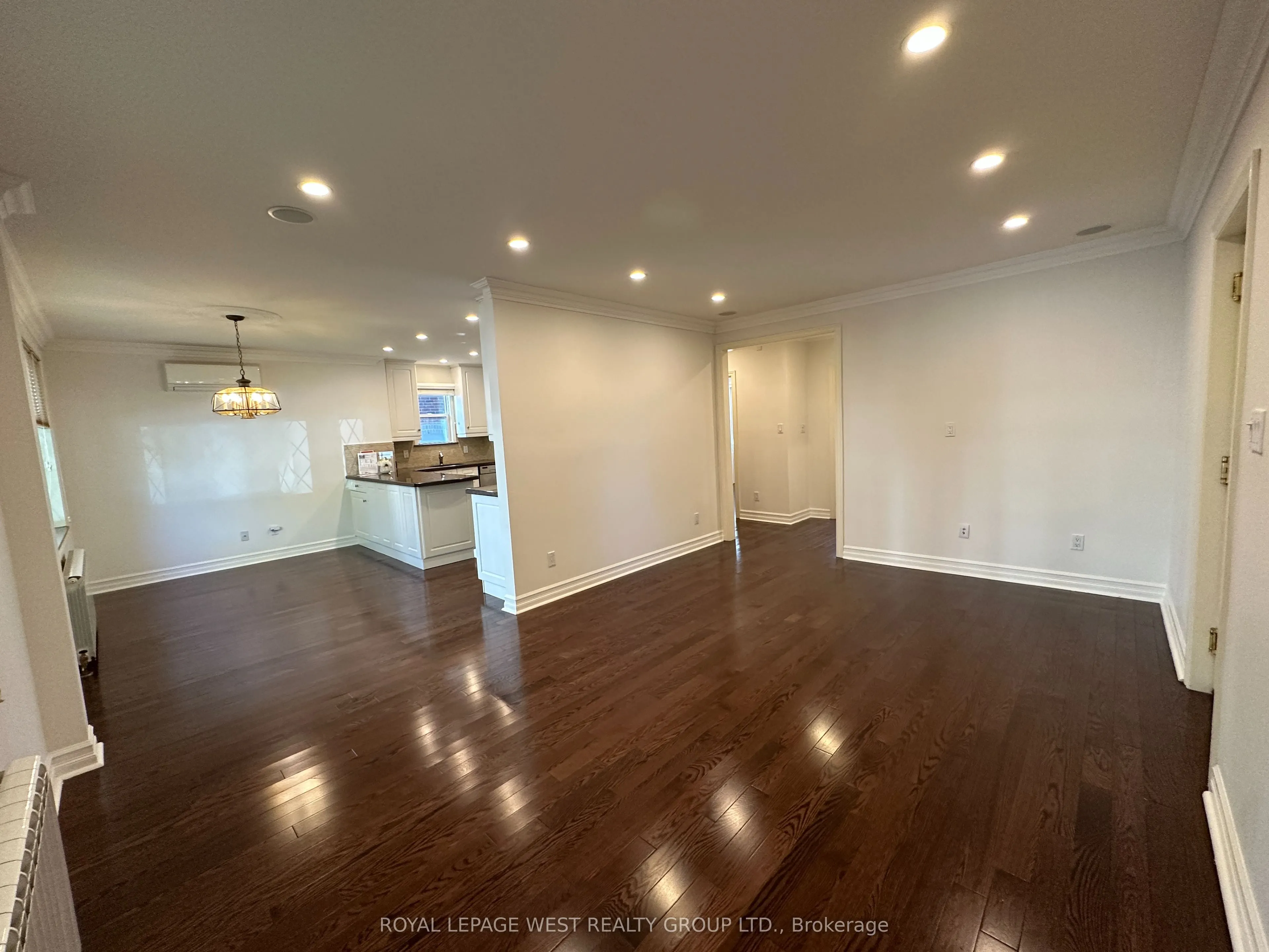 27 Mossom Road W #1