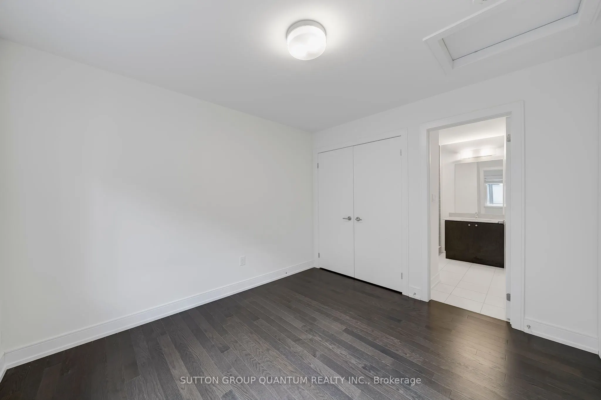 1401 Clarriage Court