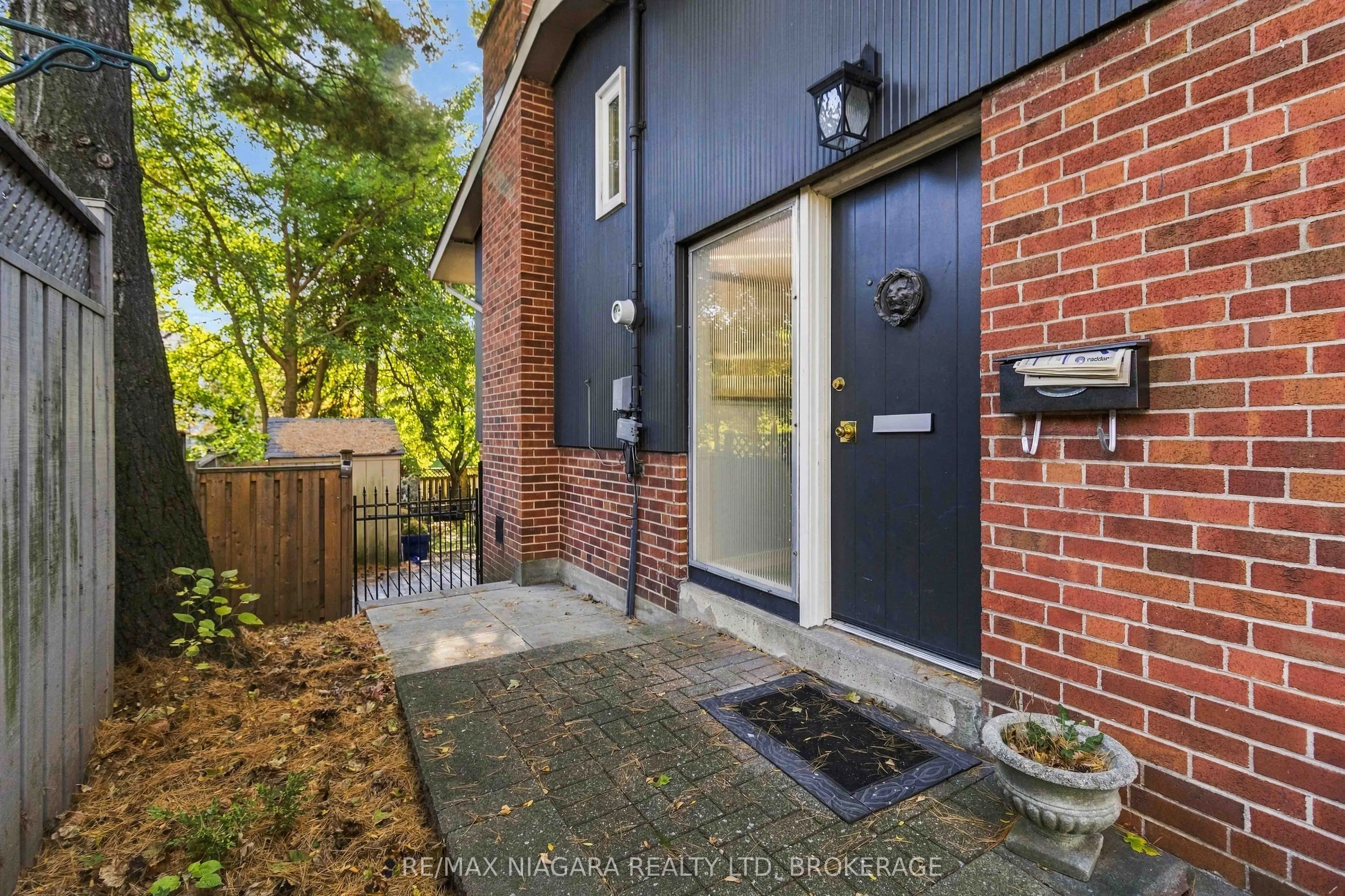 1852 Truscott Drive #Main