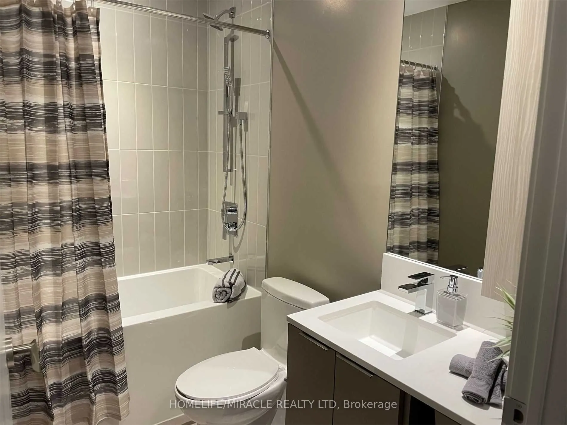 3900 Confederation Parkway #523