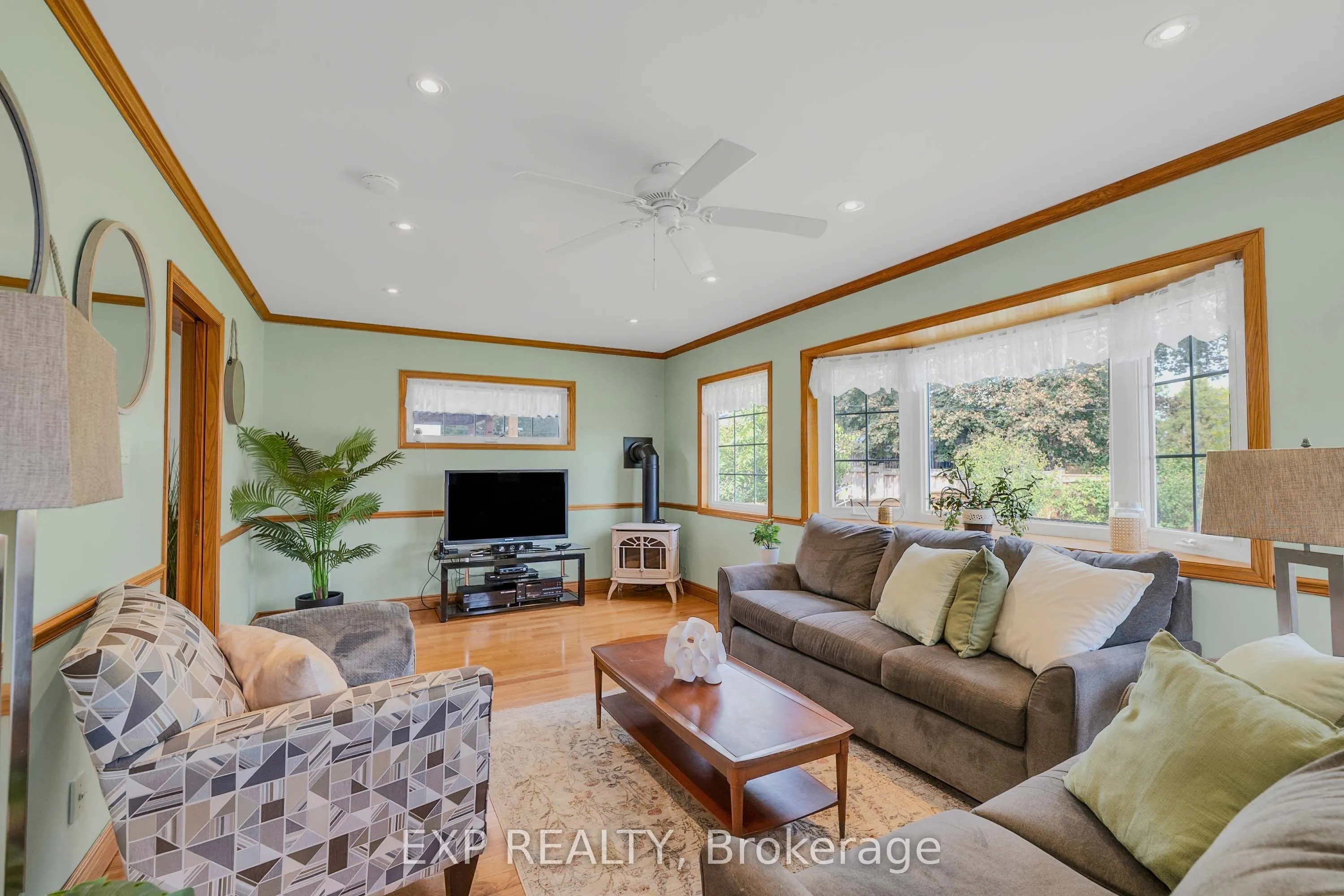 6 Jardine Place