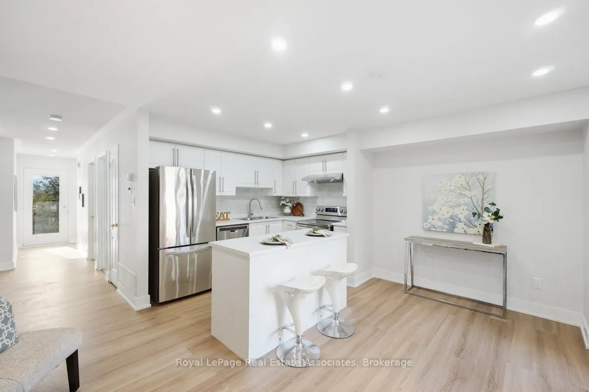 3975 Eglinton Avenue W #16