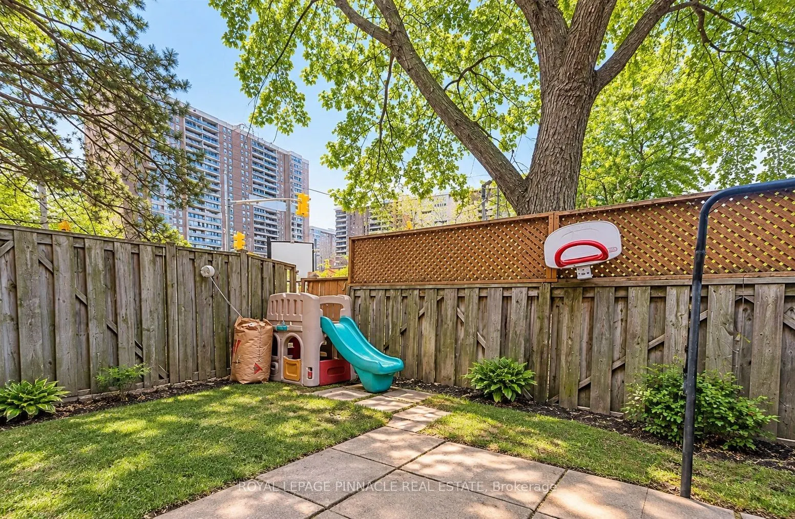 88 Fleetwood Crescent #117