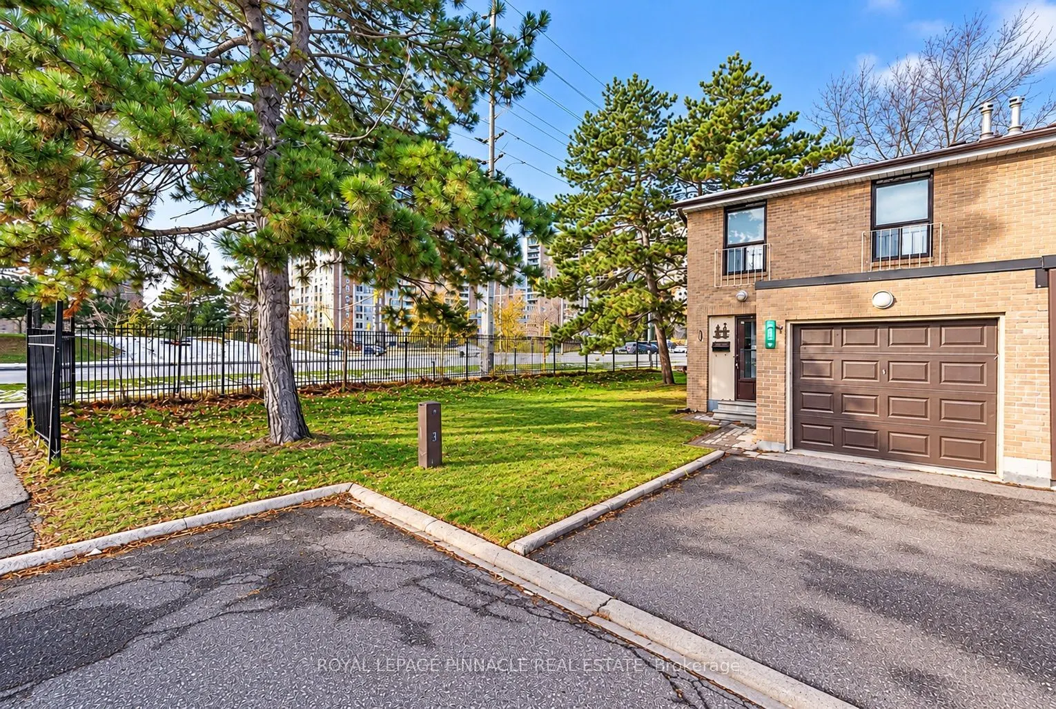 88 Fleetwood Crescent #117