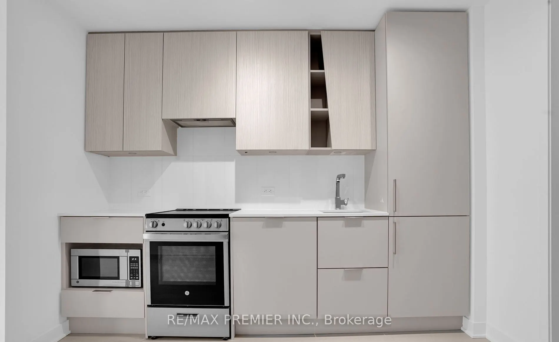 3900 Confederation Parkway #225