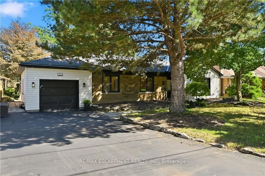 869 Condor Drive
