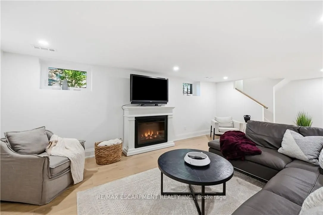 869 Condor Drive