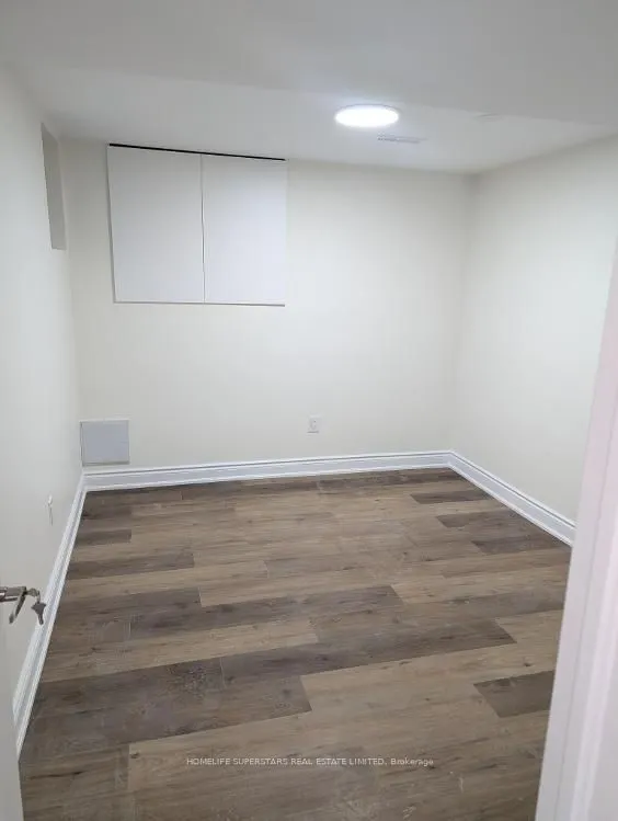 26 Glenmore Crescent #Basement Apartment