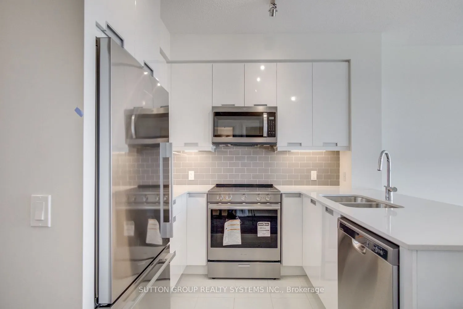 65 Watergarden Drive #906