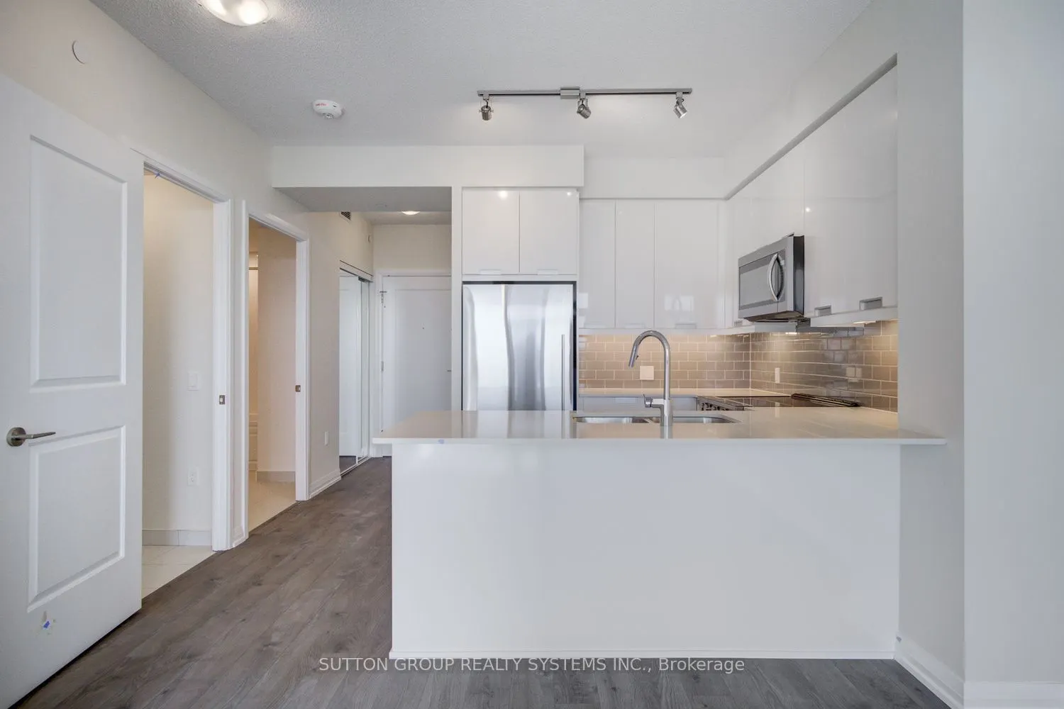 65 Watergarden Drive #906