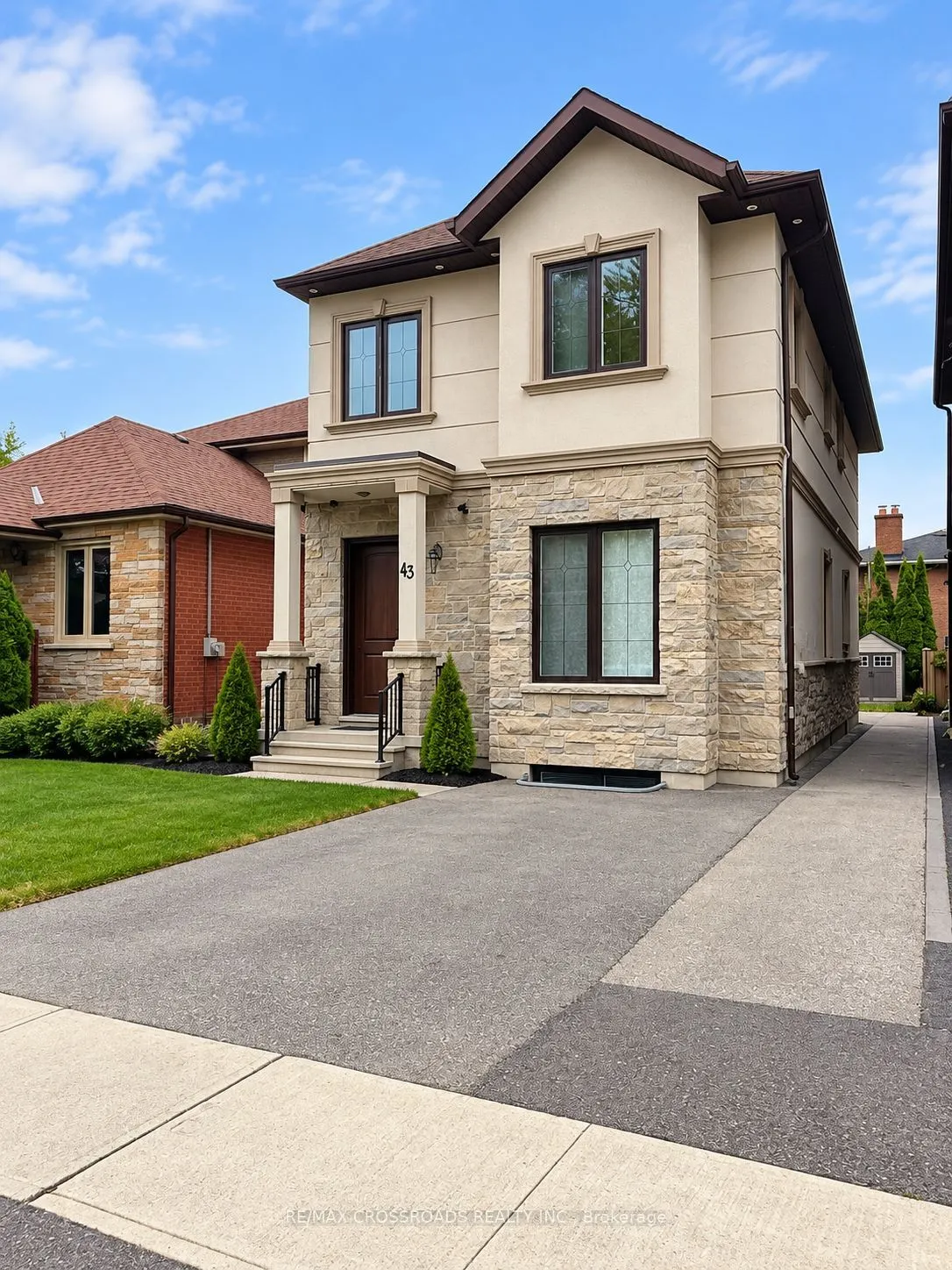 43 Waniska Avenue