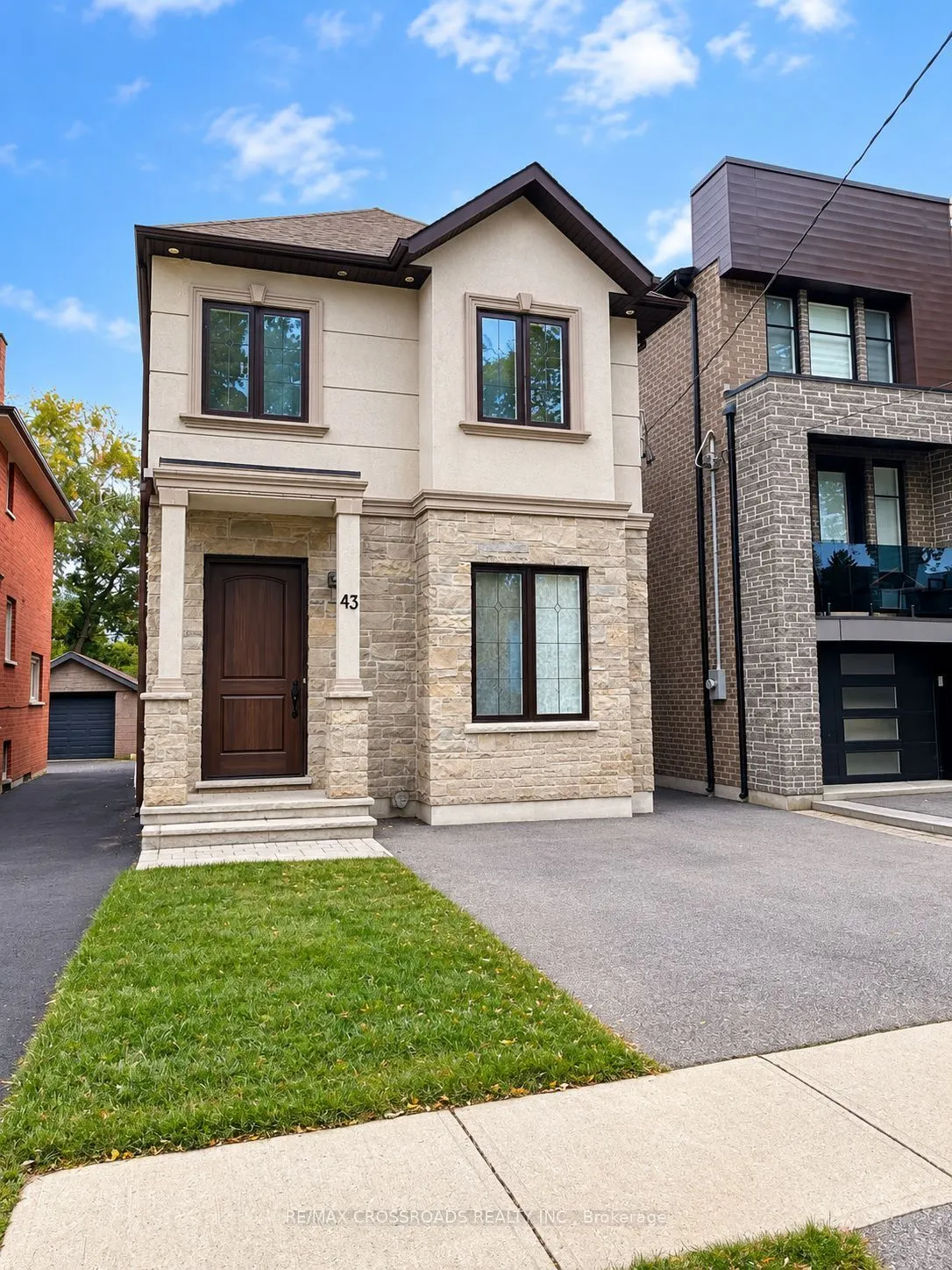 43 Waniska Avenue