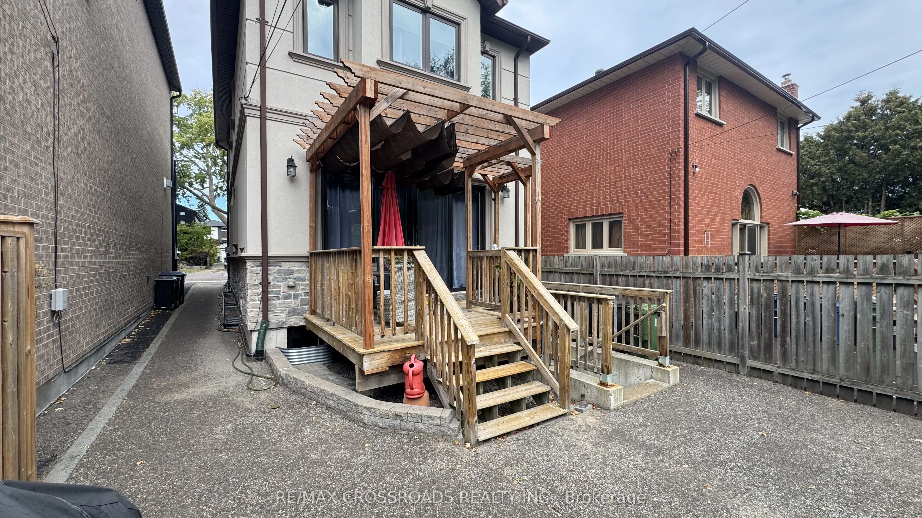 43 Waniska Avenue