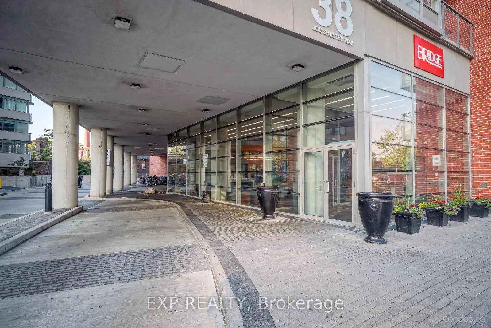 38 Joe Shuster Way #1502