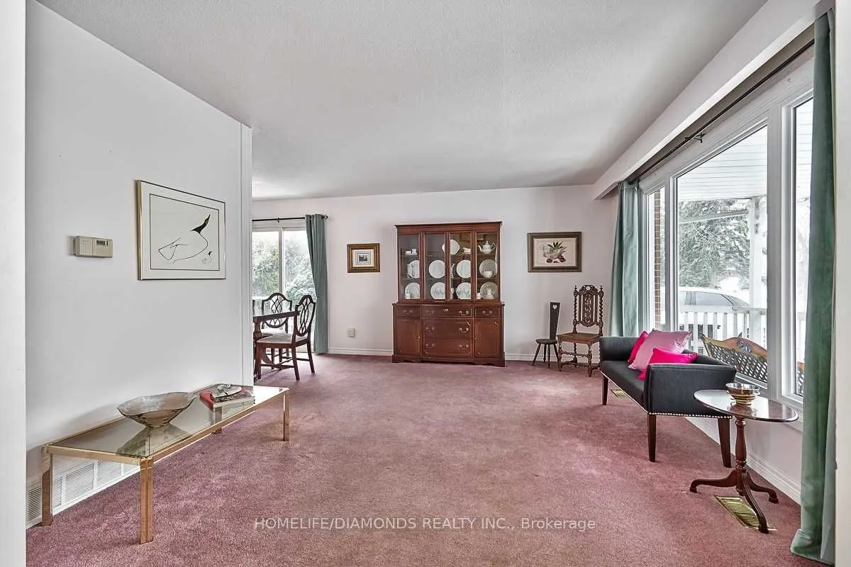 35 EDENBOROUGH Drive