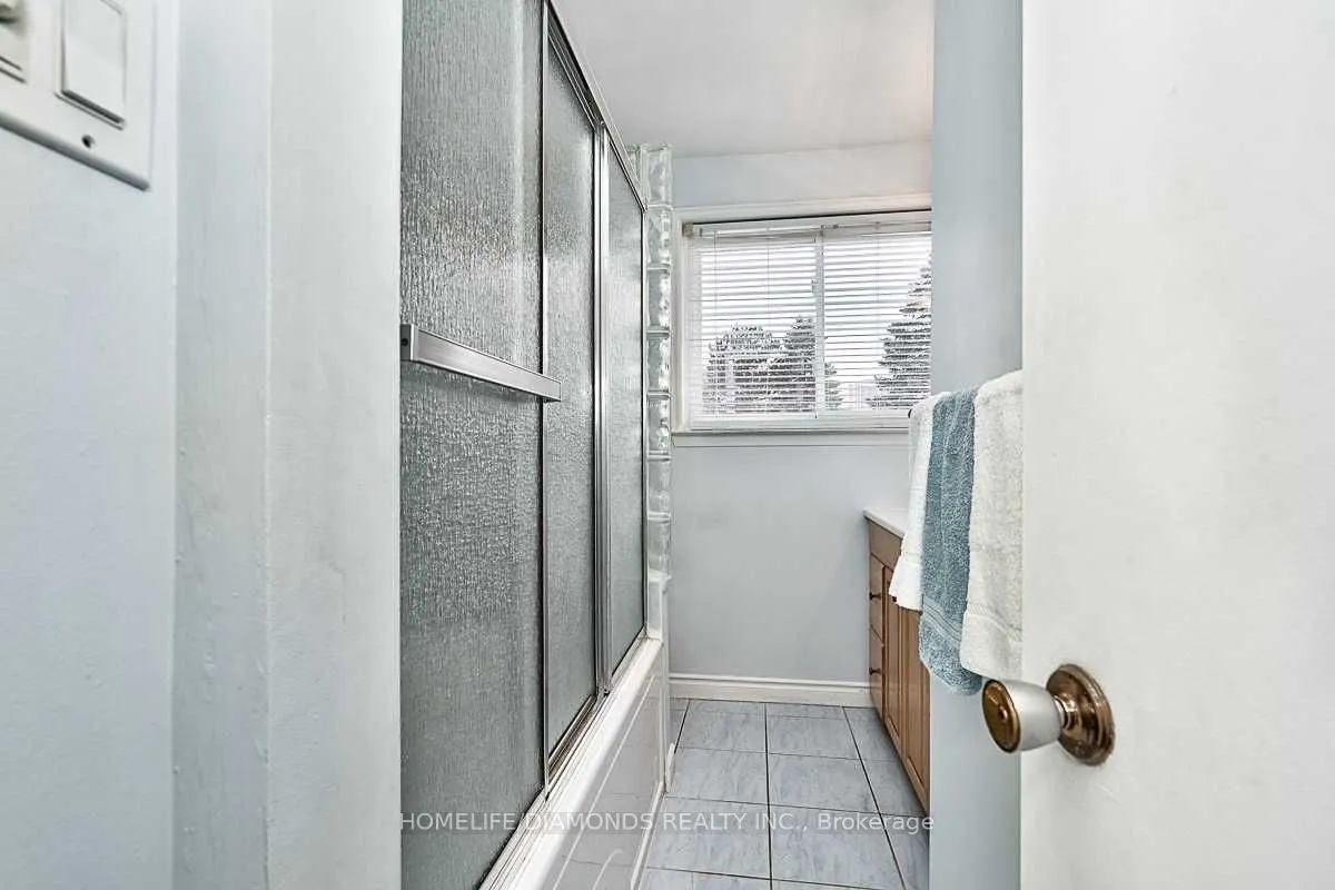 35 EDENBOROUGH Drive