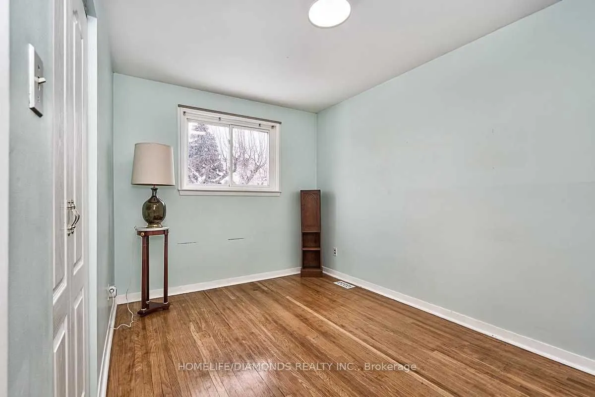 35 EDENBOROUGH Drive