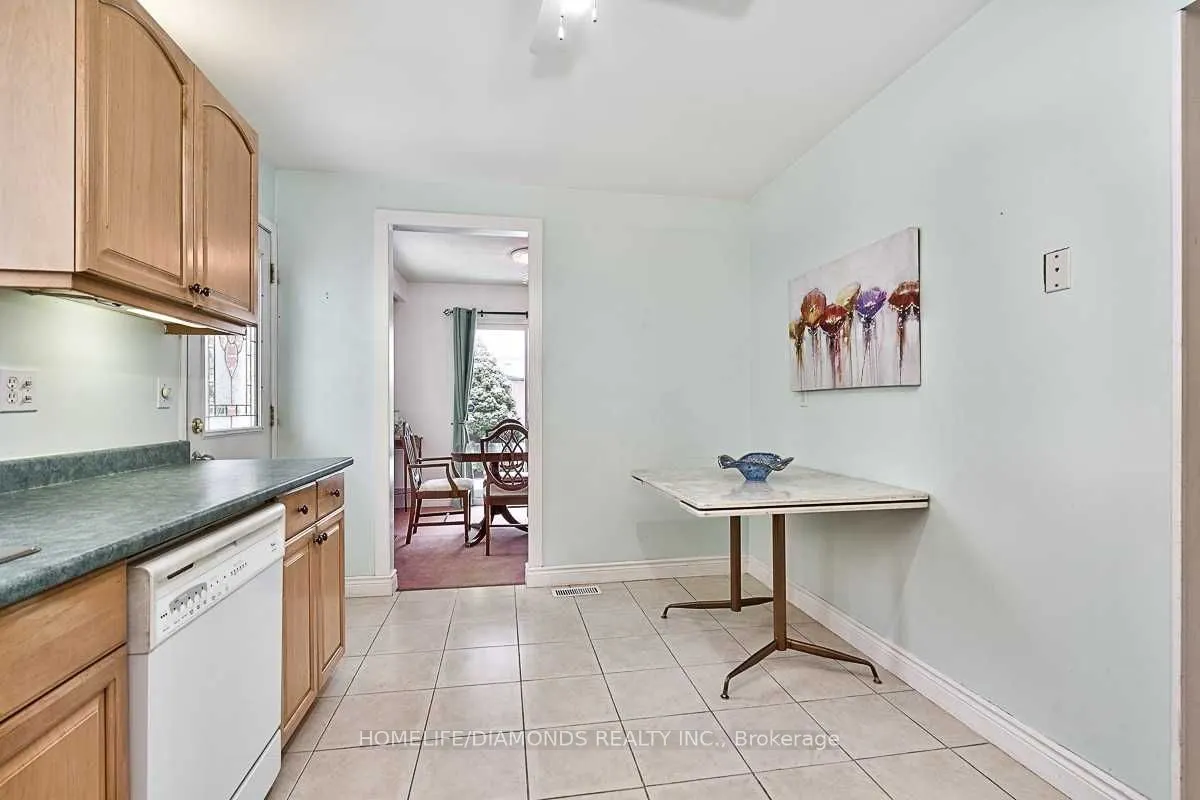 35 EDENBOROUGH Drive